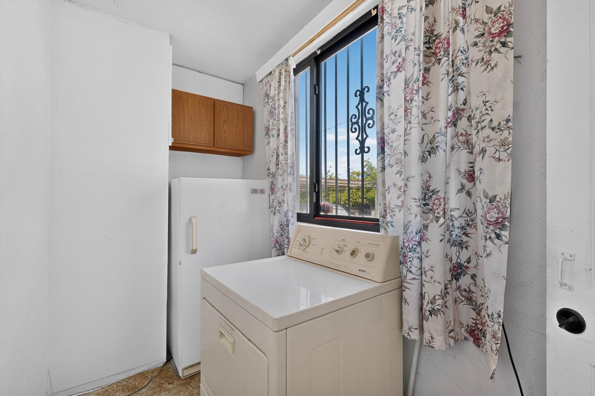 Photo 5 — 406 Smith Avenue SE
