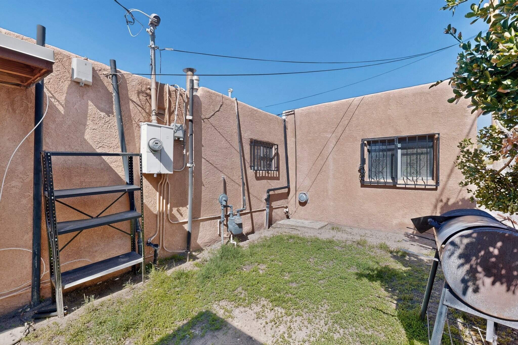 Photo 7 — 406 Smith Avenue SE