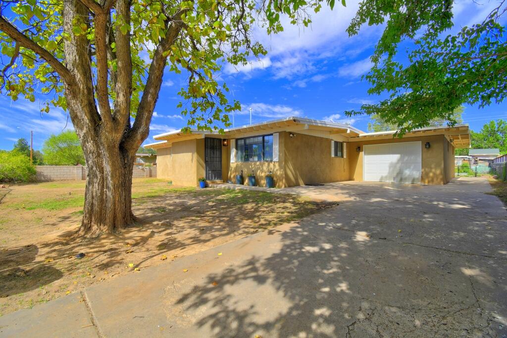 1743 Van Court SW