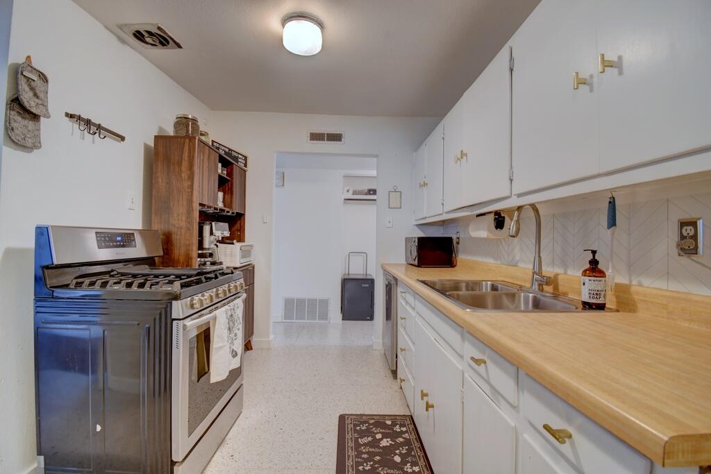 Photo 14 — 1743 Van Court SW