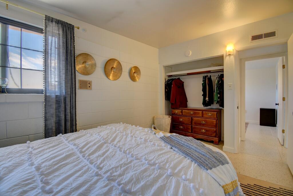 Photo 17 — 1743 Van Court SW