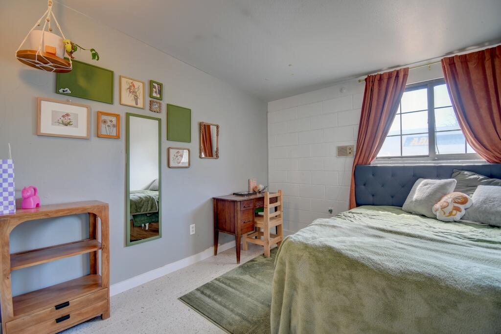 Photo 18 — 1743 Van Court SW