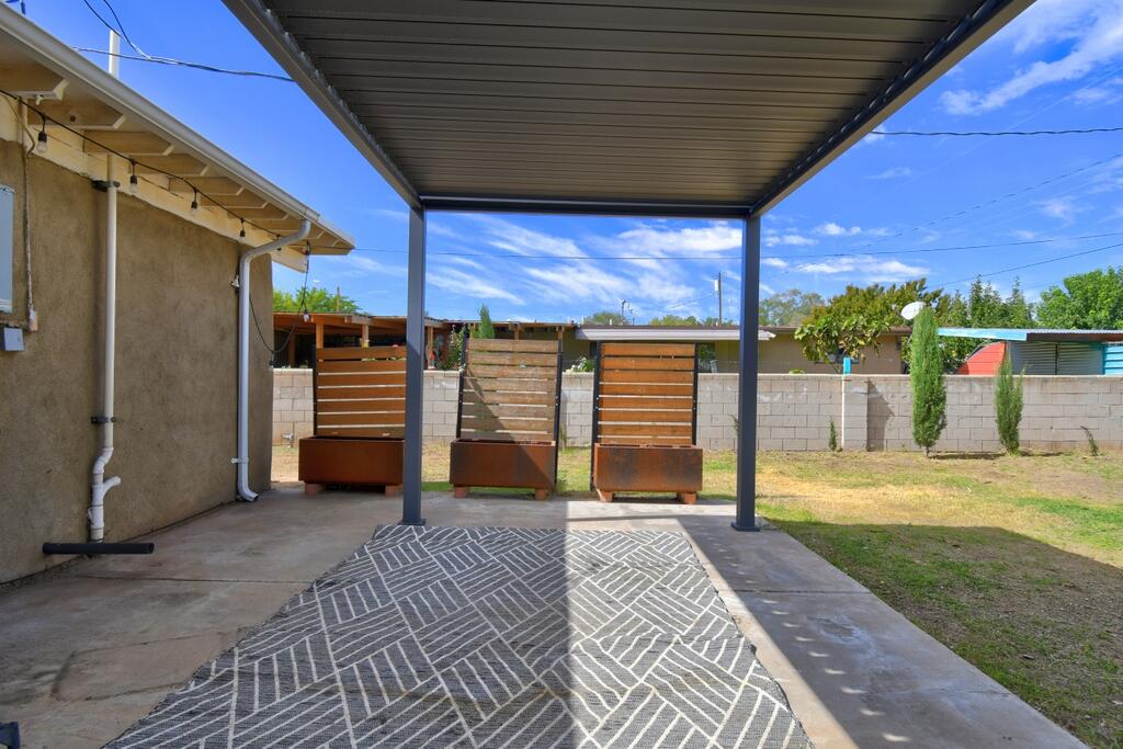 Photo 3 — 1743 Van Court SW