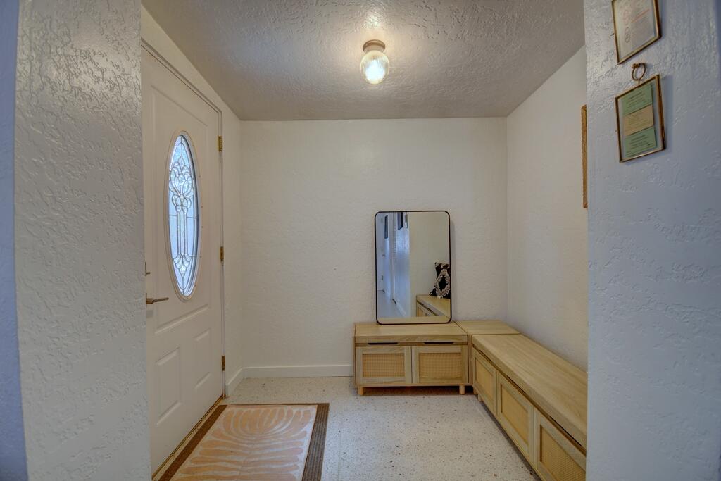 Photo 6 — 1743 Van Court SW