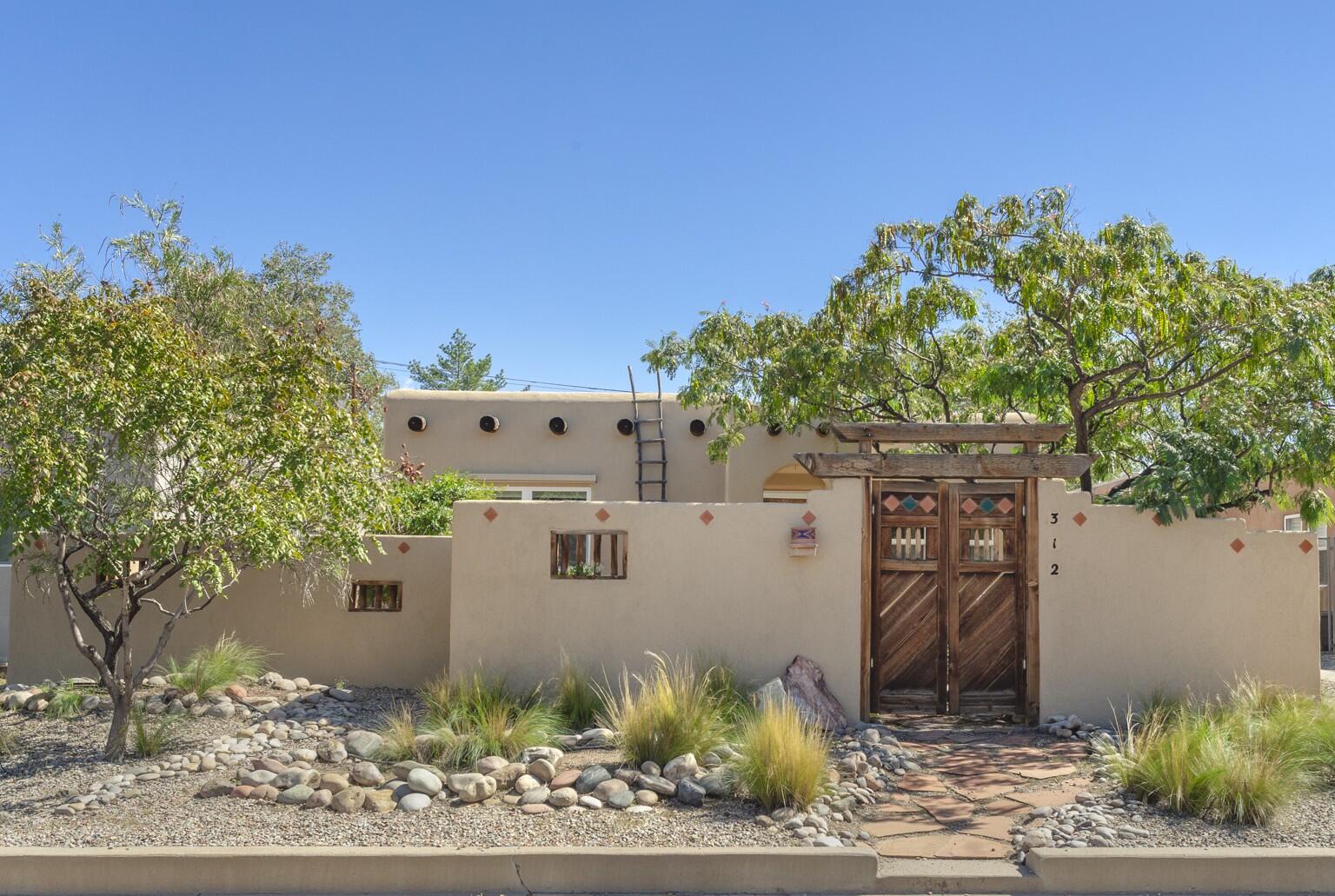 312 Carlisle Boulevard NE, Albuquerque, NM 87106
