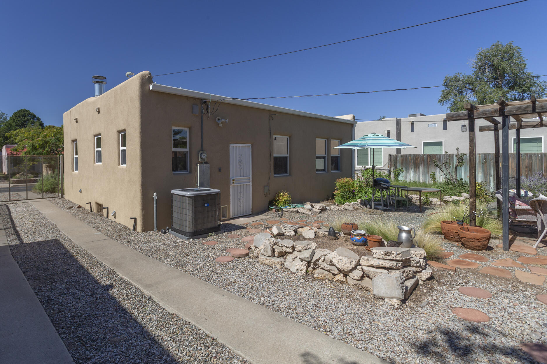 Photo 10 — 312 Carlisle Boulevard NE