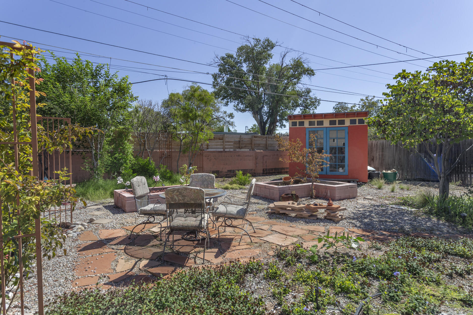 Photo 5 — 312 Carlisle Boulevard NE