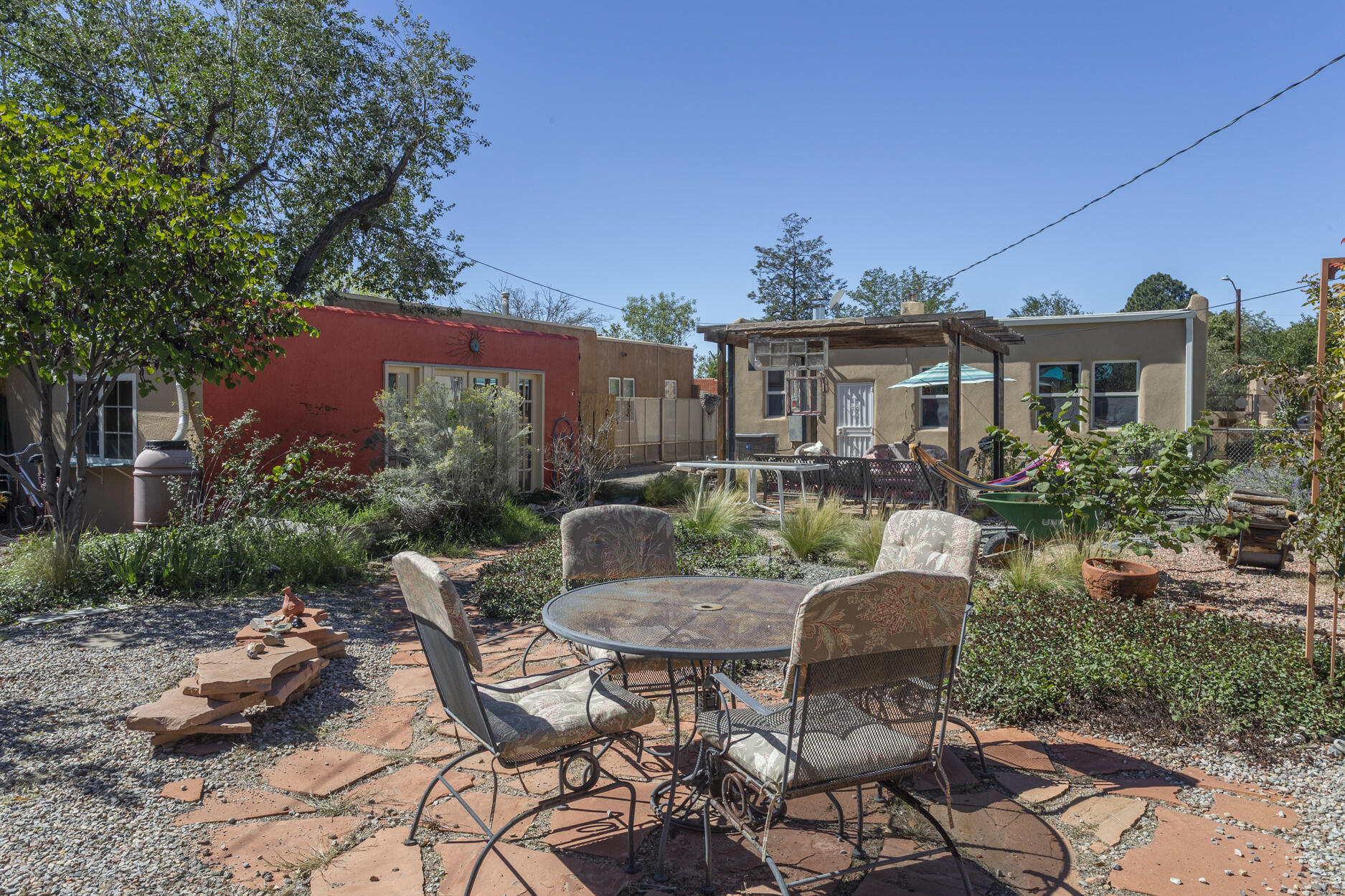 Photo 2 — 312 Carlisle Boulevard NE