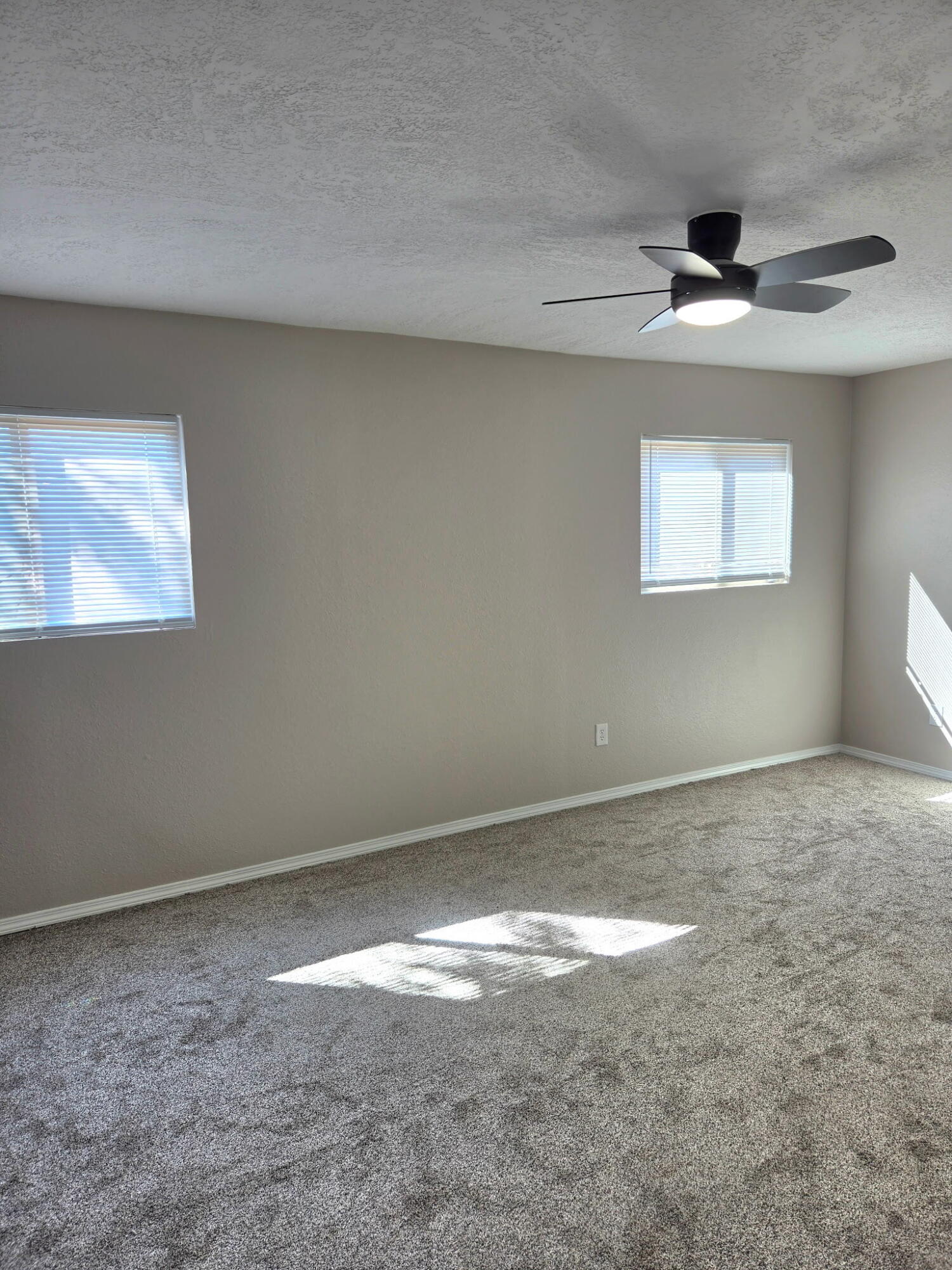 Photo 2 — 1705 Utah Street NE