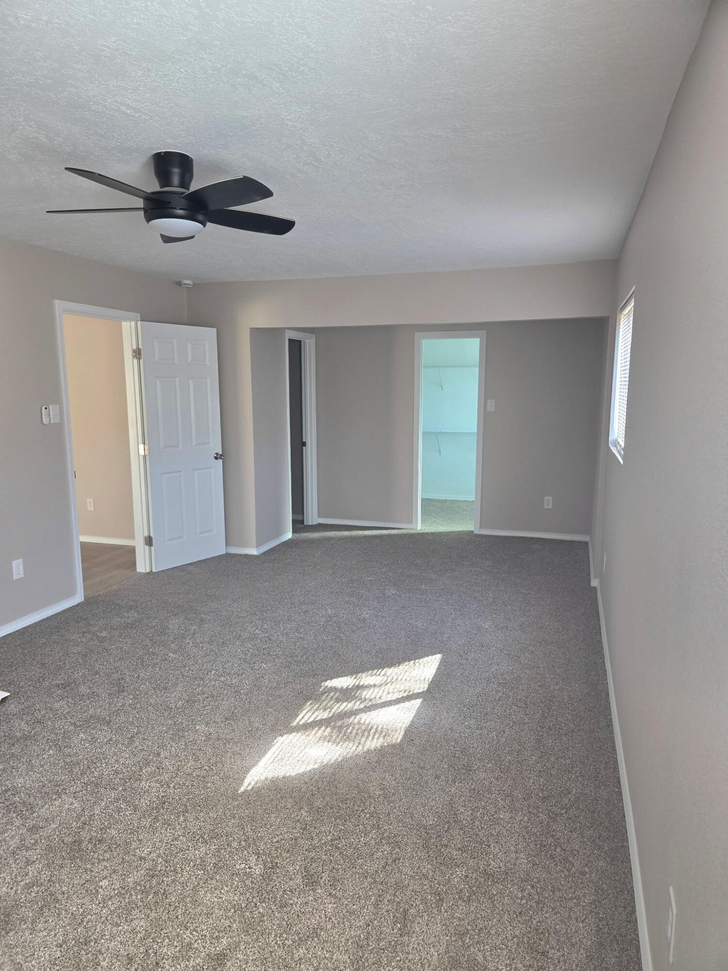 Photo 3 — 1705 Utah Street NE