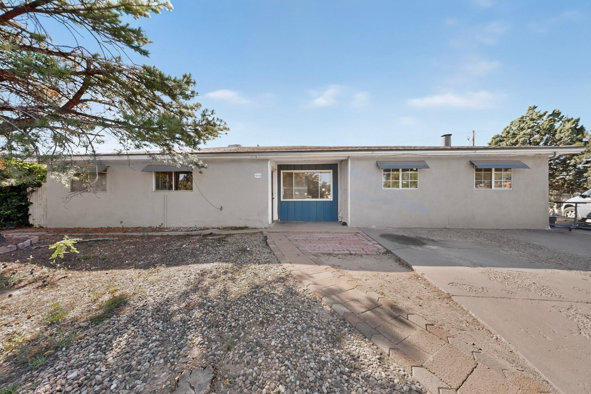 10125 Furman Court NW, Albuquerque, NM 87114