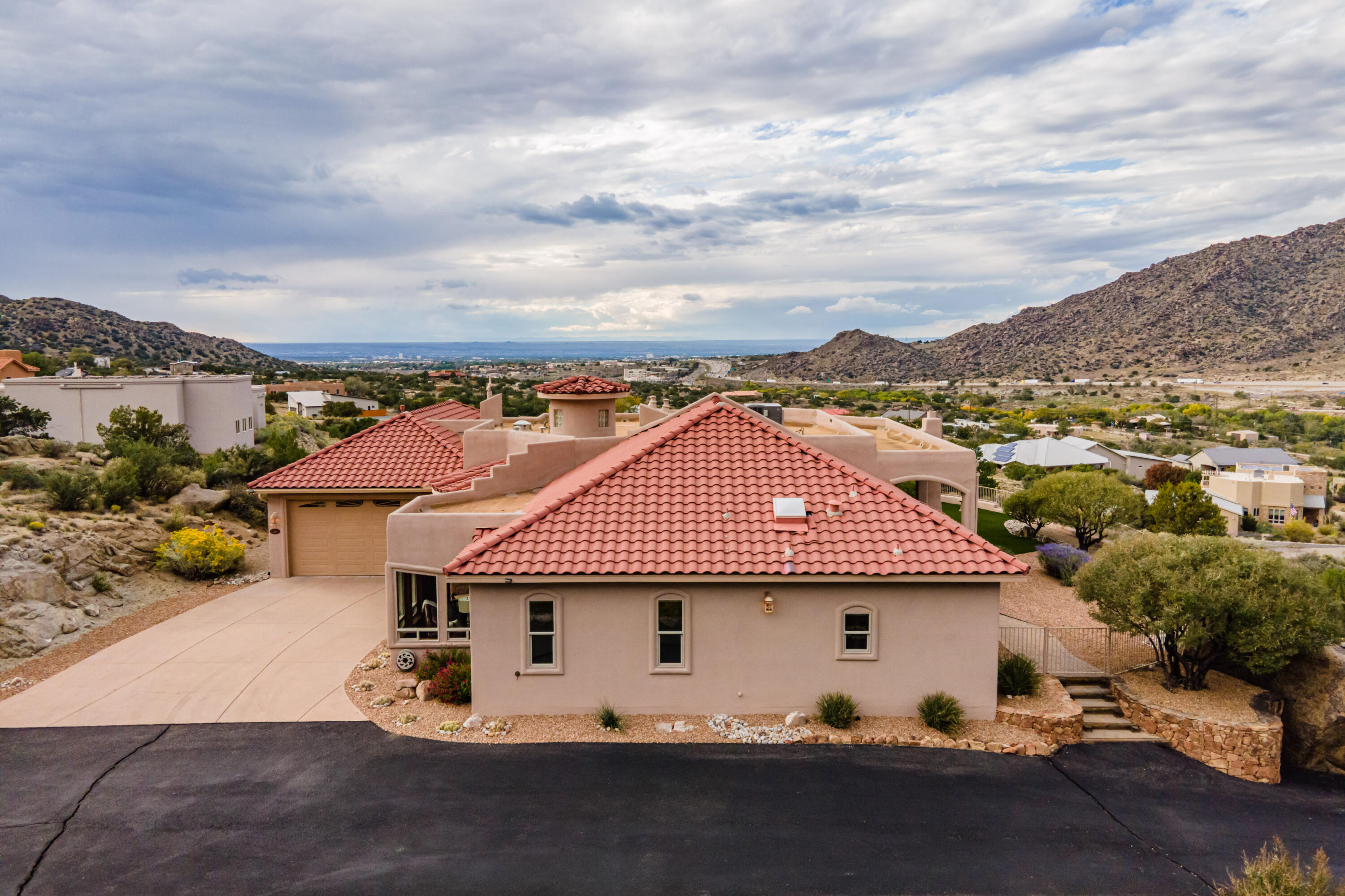 Photo 11 — 26 Desert Sky Road SE
