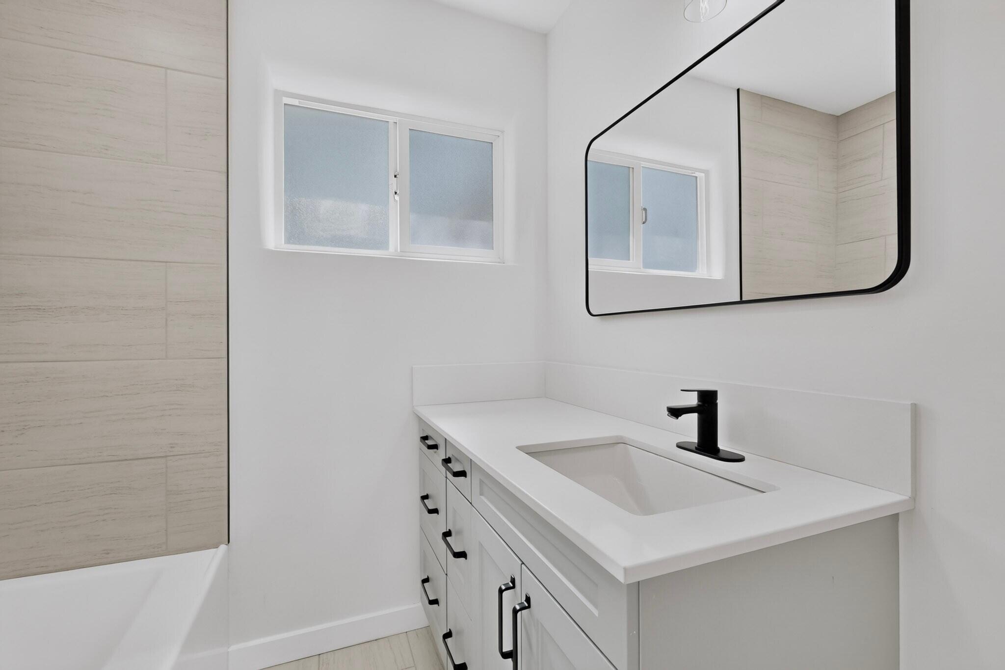 Photo 9 — 4016 Ponderosa Avenue NE