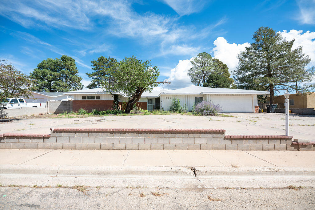 Photo 2 — 1721 Encino Avenue