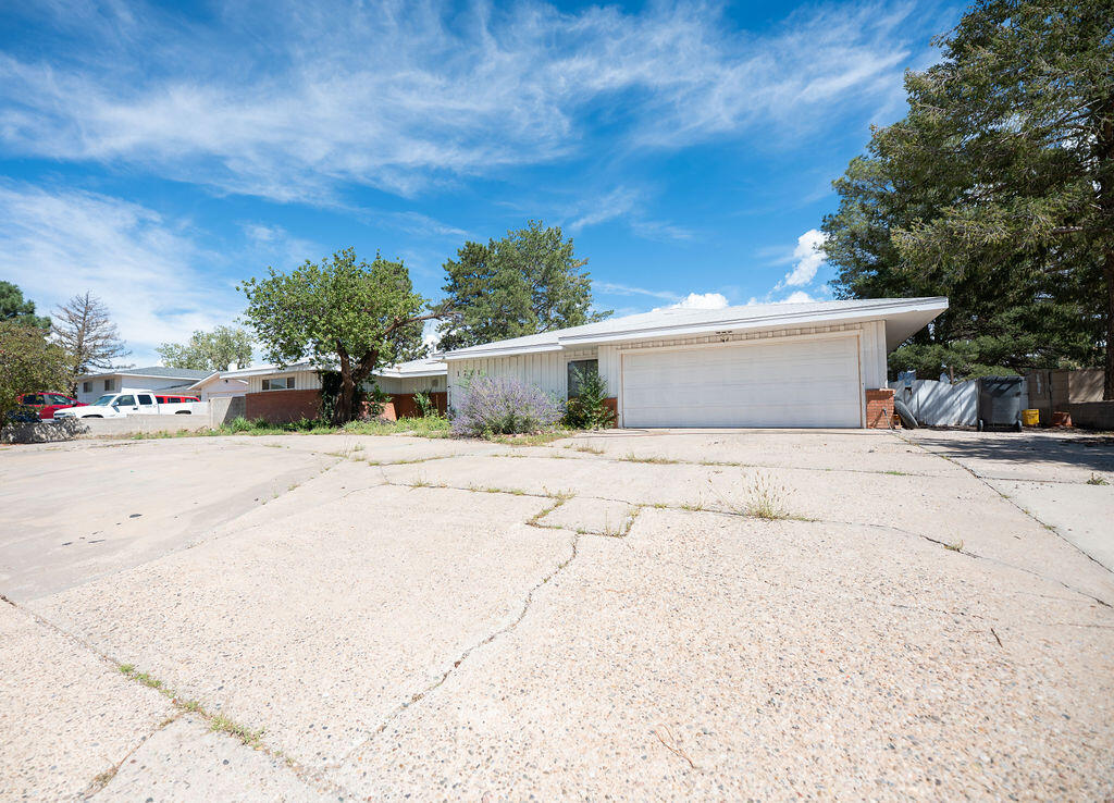 Photo 3 — 1721 Encino Avenue