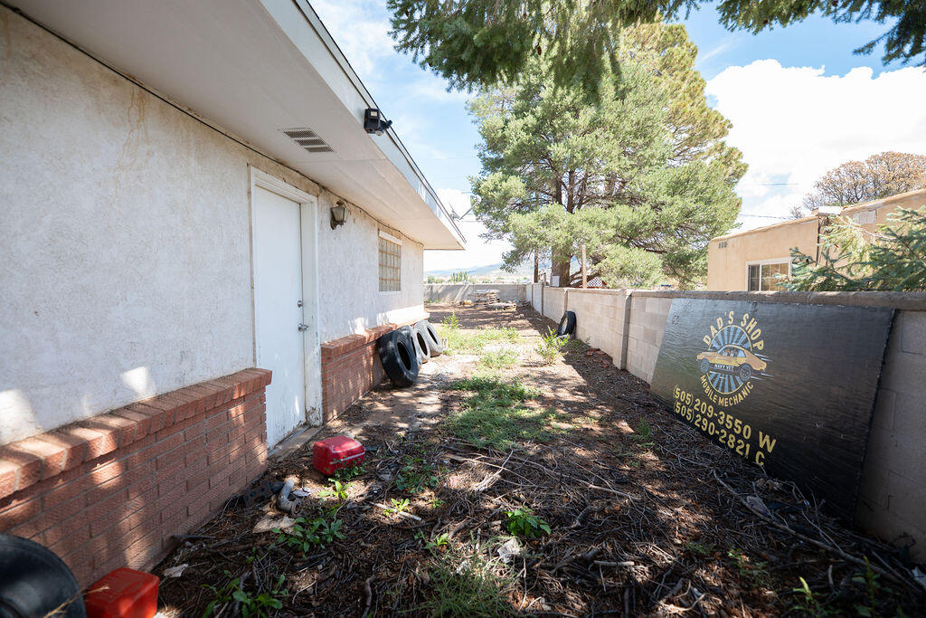 Photo 6 — 1721 Encino Avenue