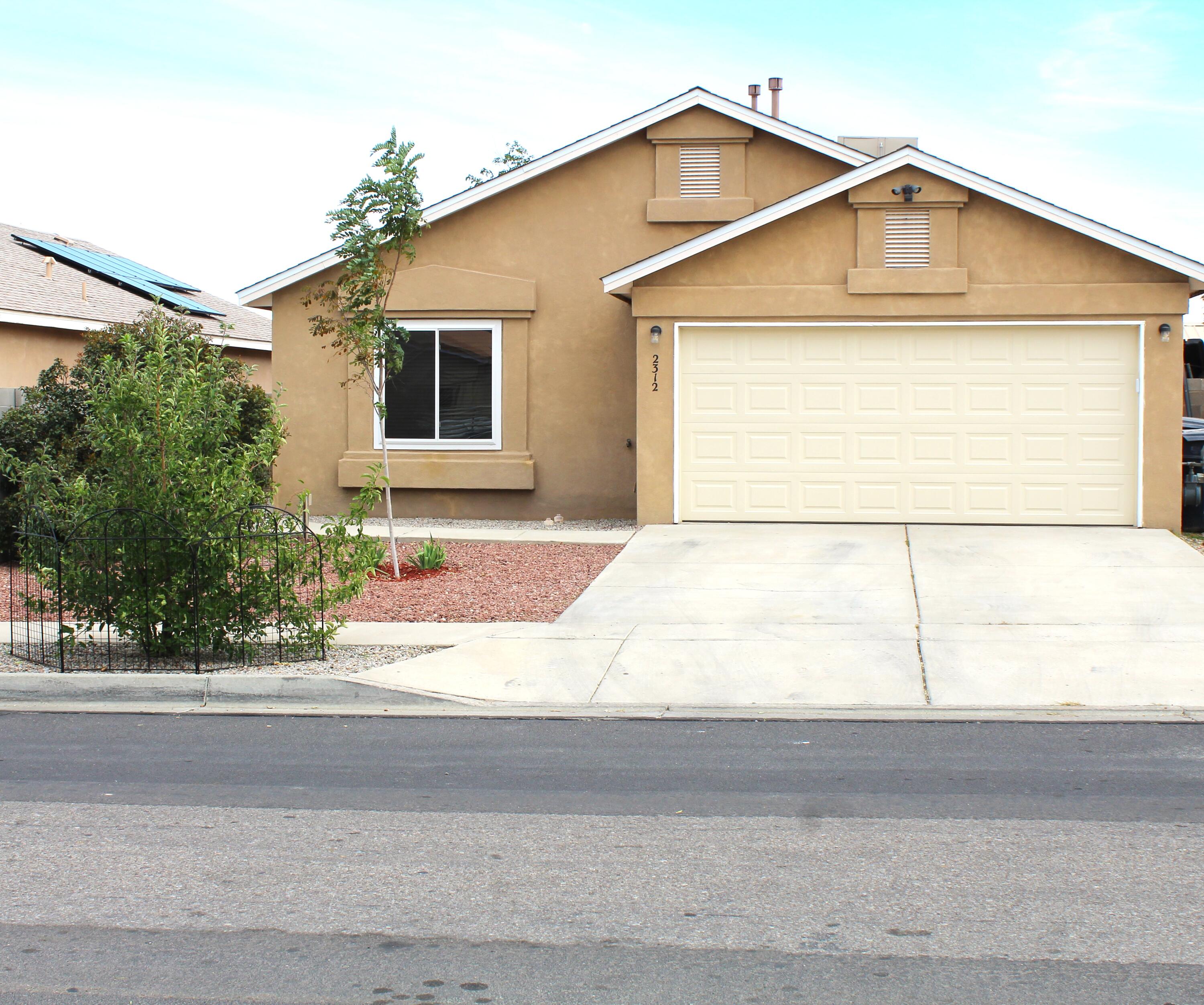 2312 Desert Wood Drive SW, Albuquerque, NM 87121