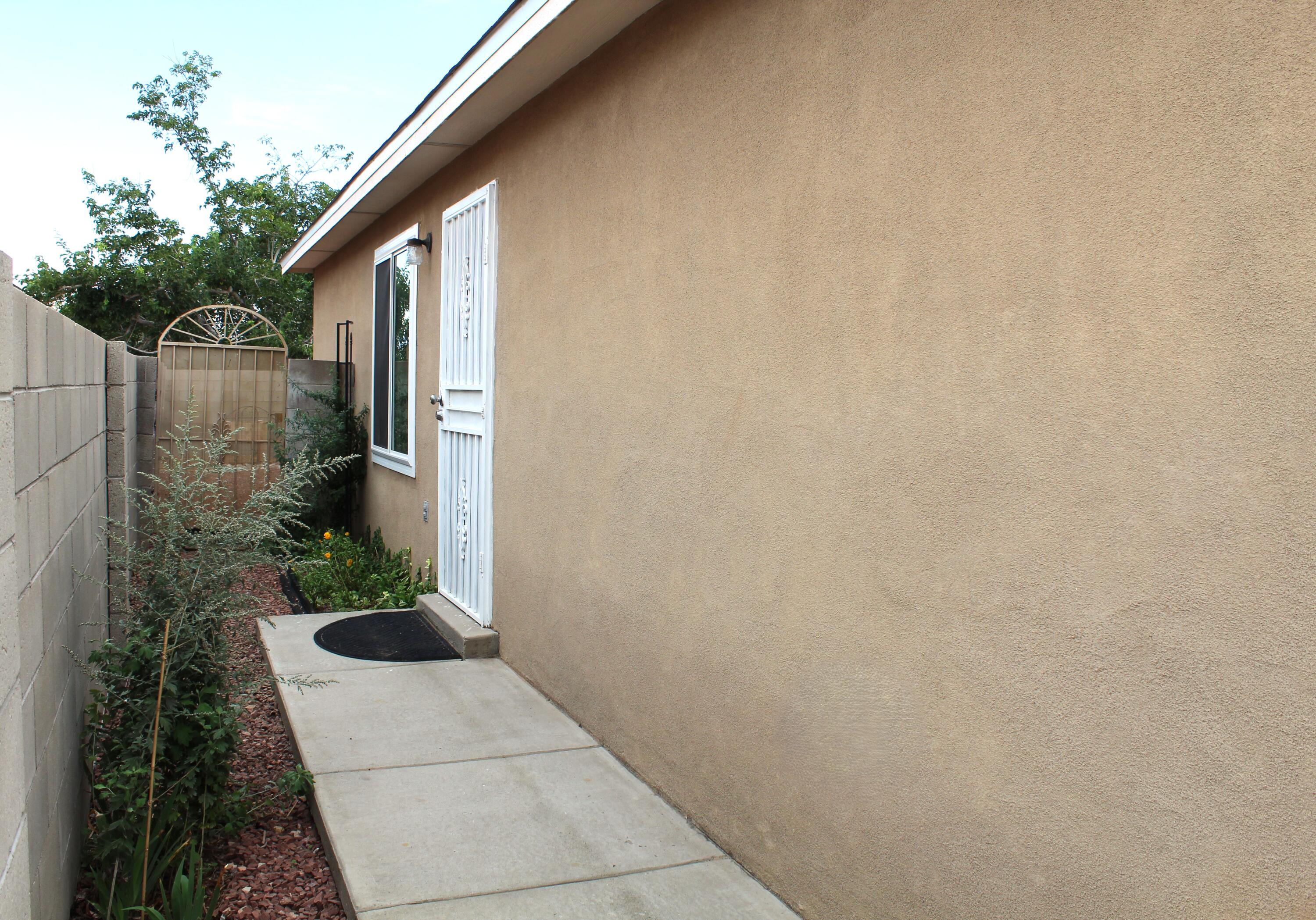 Photo 18 — 2312 Desert Wood Drive SW