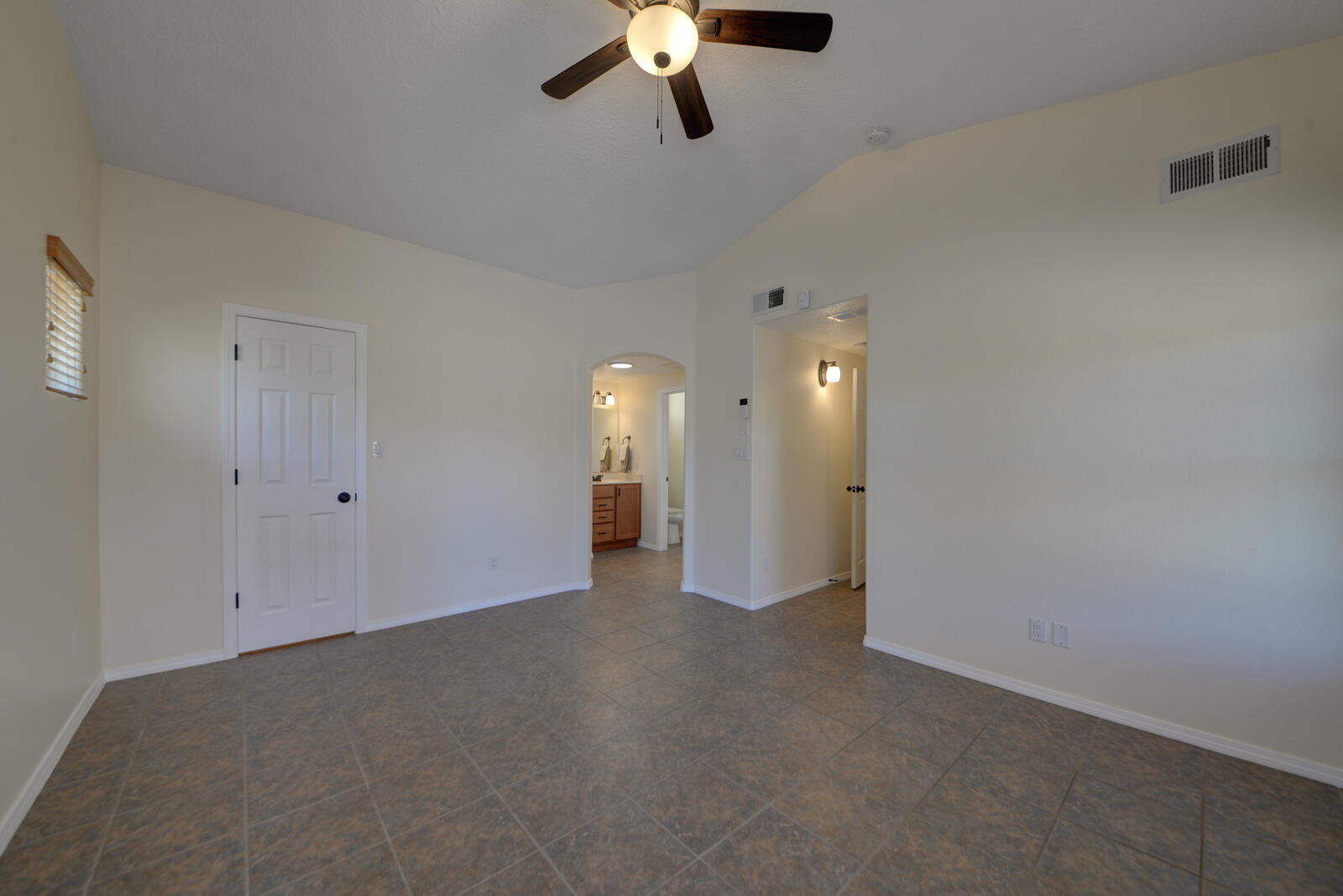 Photo 7 — 11012 Opalo Drive NW