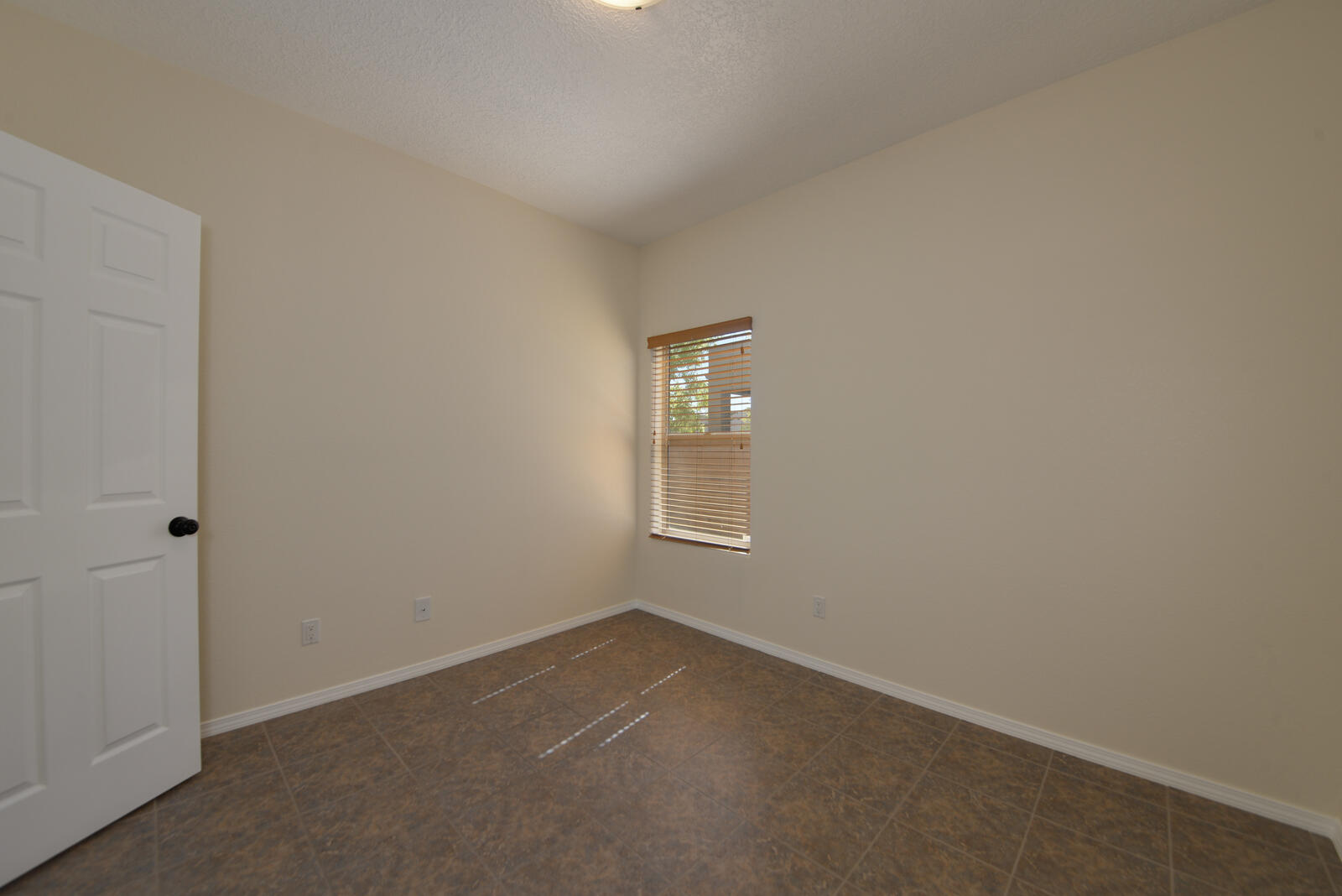 Photo 14 — 11012 Opalo Drive NW