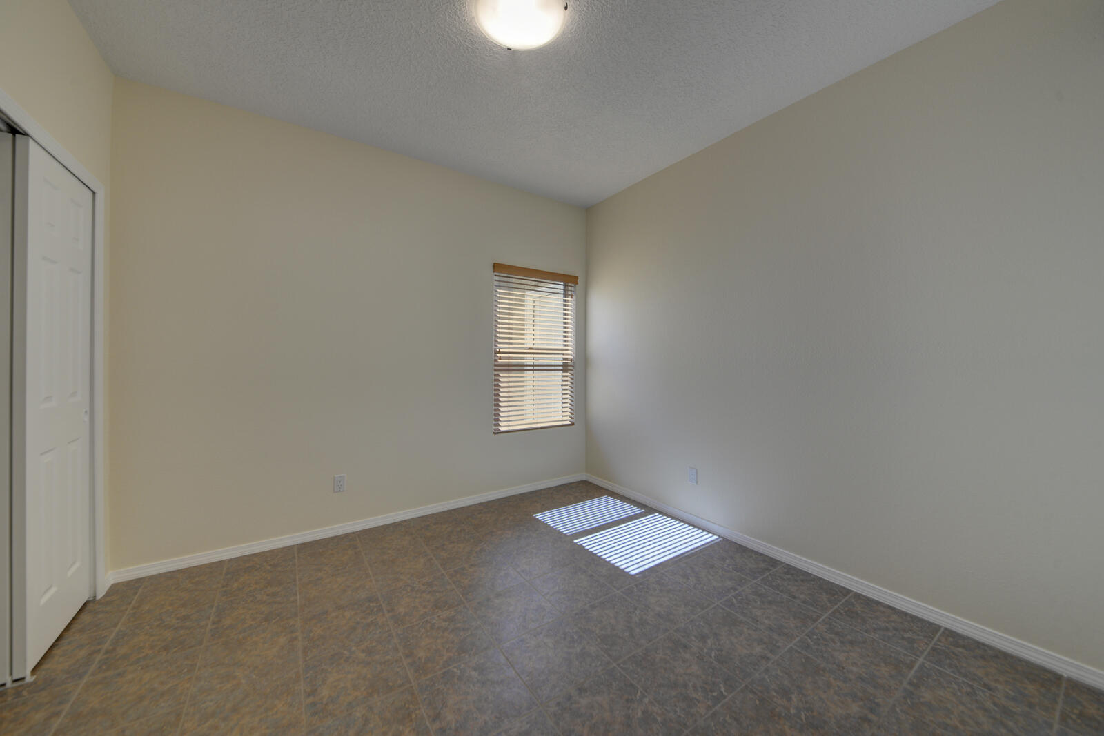 Photo 15 — 11012 Opalo Drive NW