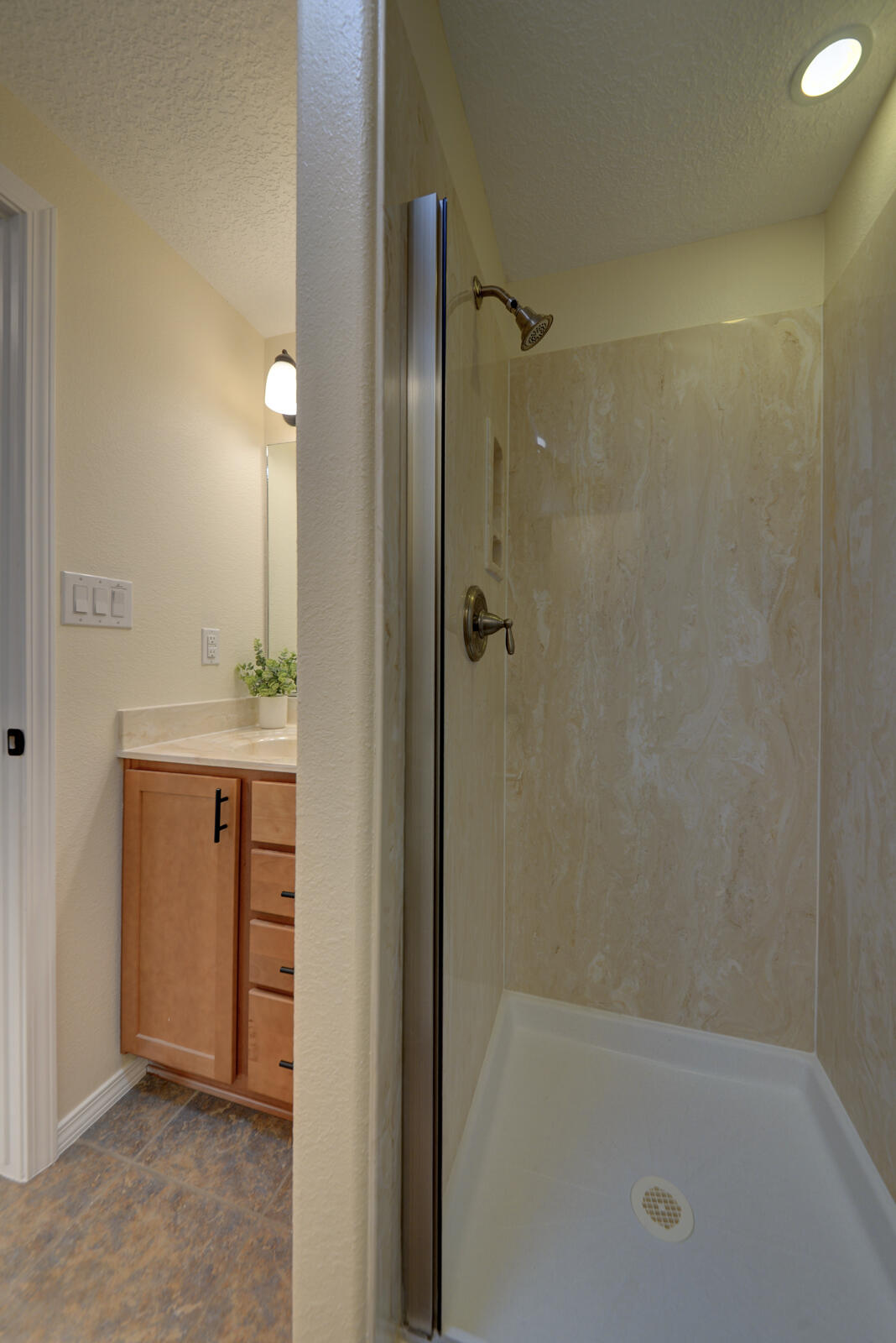 Photo 17 — 11012 Opalo Drive NW