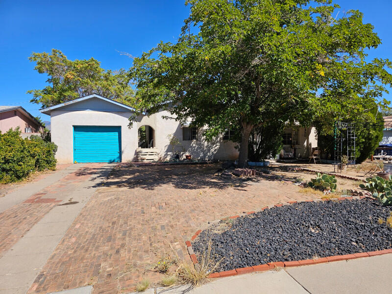 2104 Madeira Drive NE, Albuquerque, NM 87110