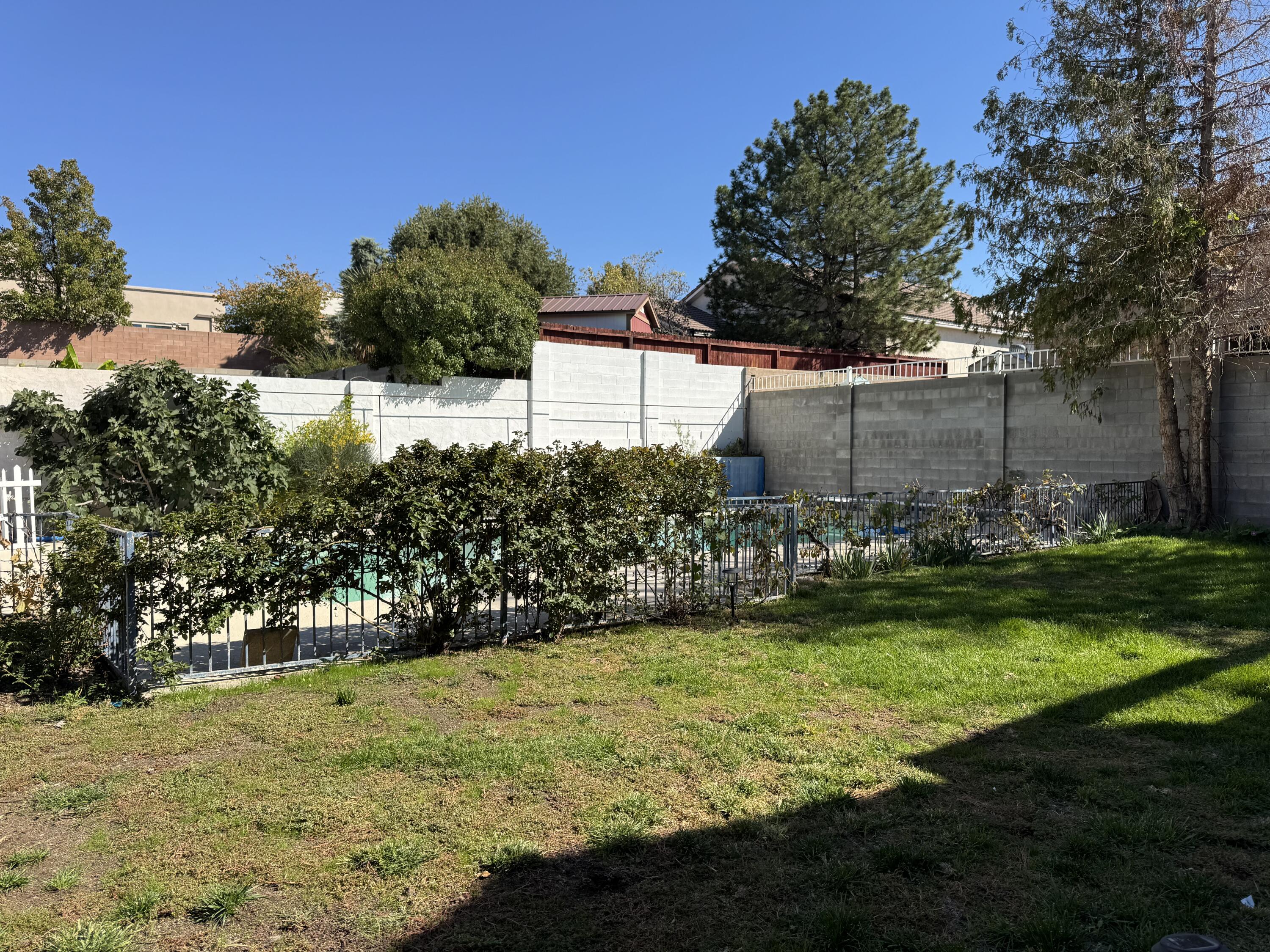Photo 7 — 8808 Vallejo Place NE