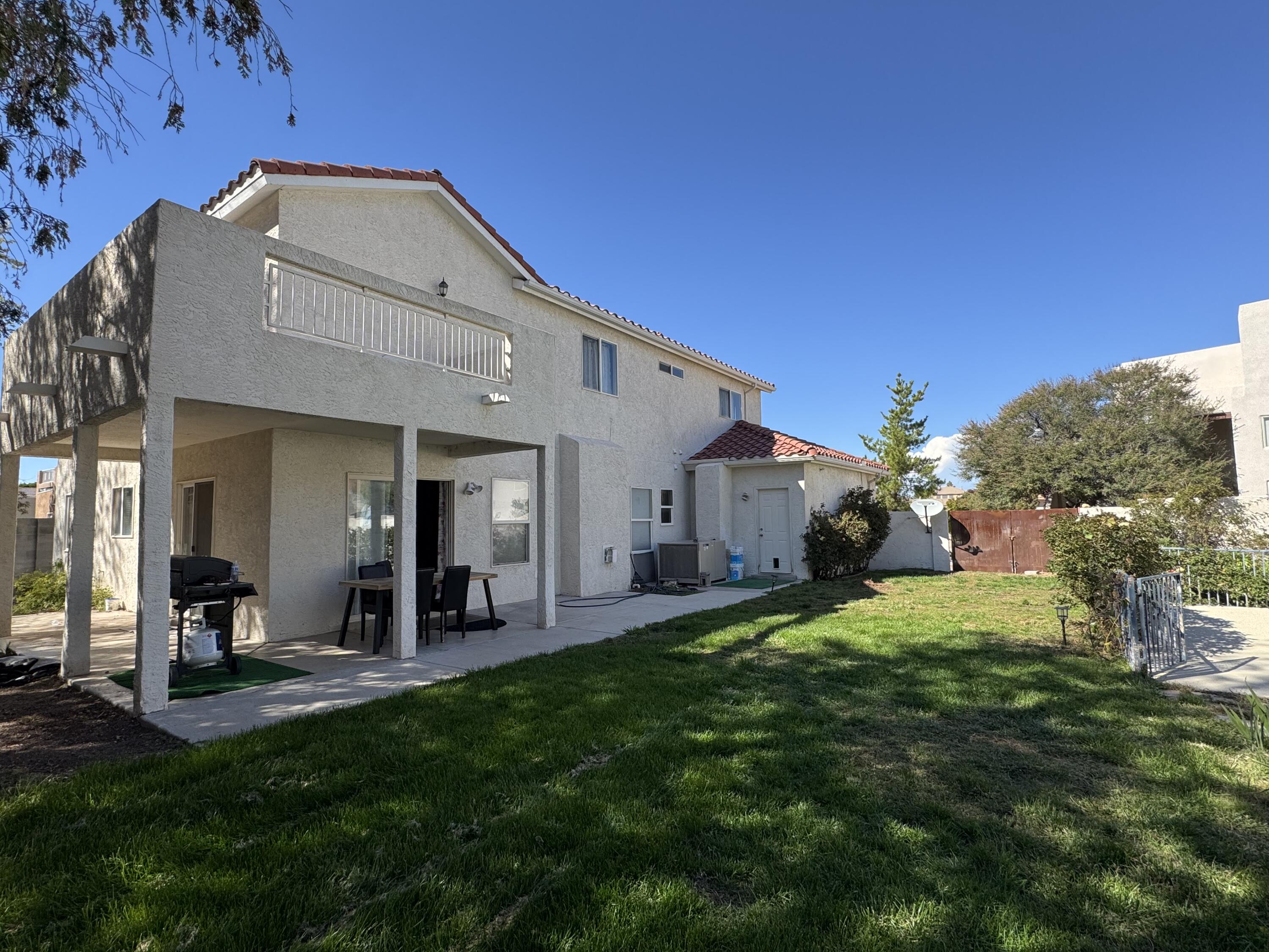 Photo 9 — 8808 Vallejo Place NE