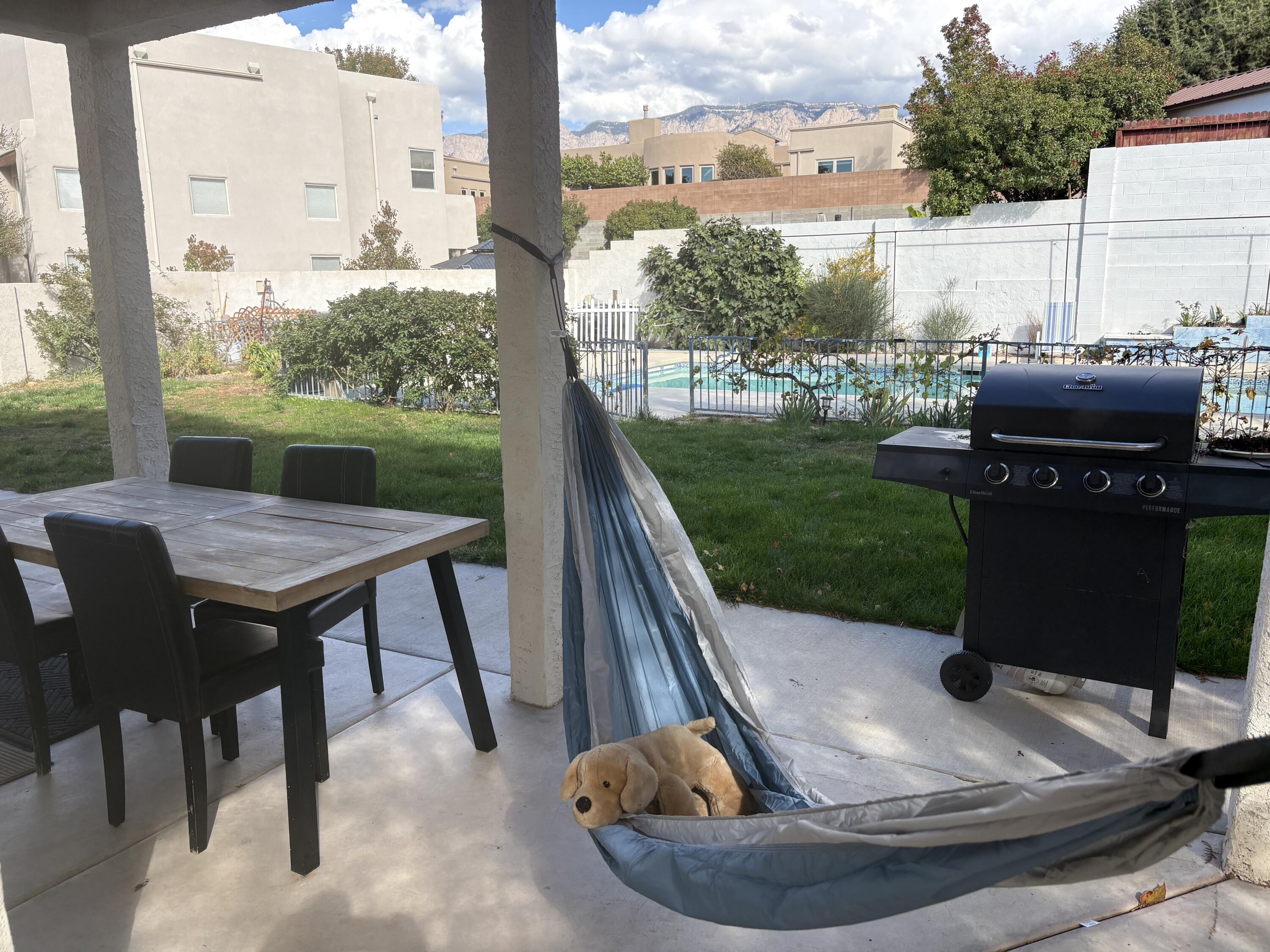 Photo 2 — 8808 Vallejo Place NE