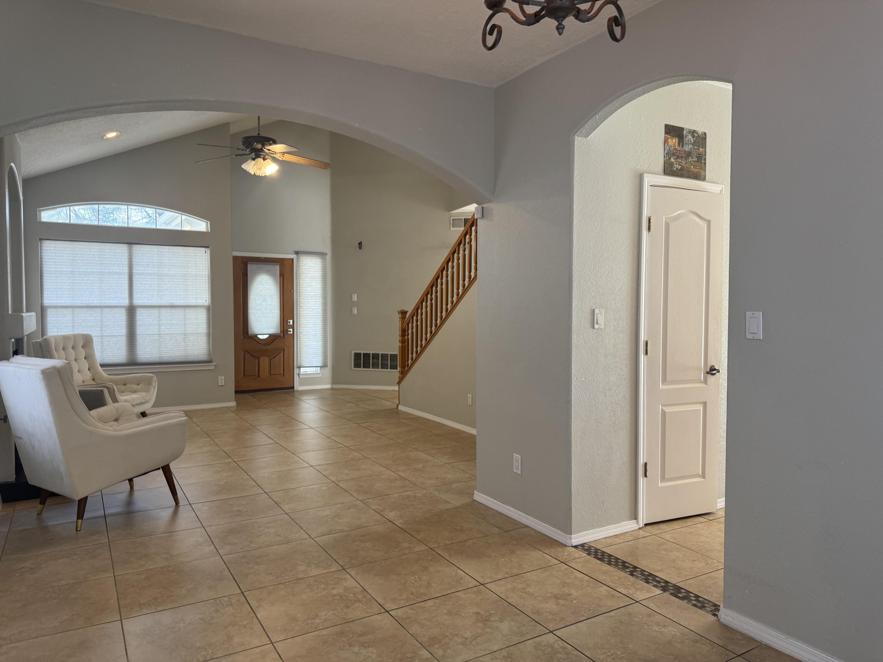 Photo 14 — 8808 Vallejo Place NE