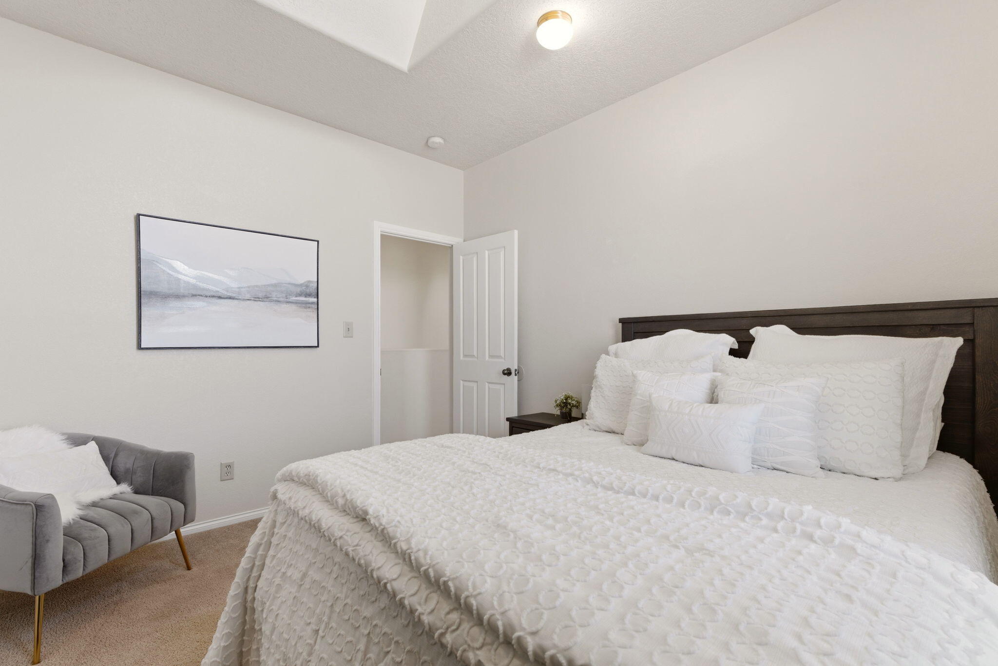 Photo 2 — 1235 8th Street NW B