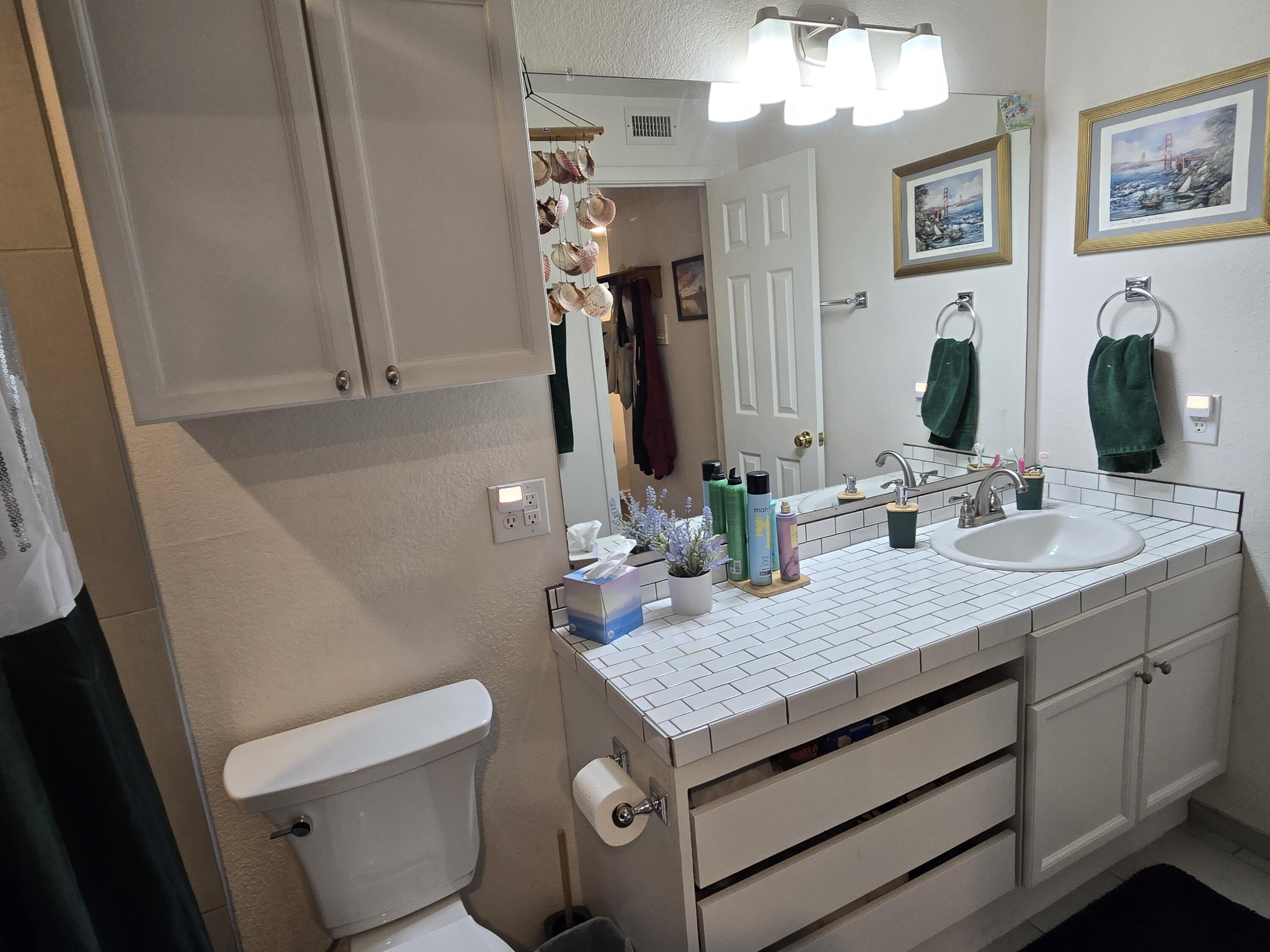 Photo 10 — 3829 Montgomery Boulevard NE 323