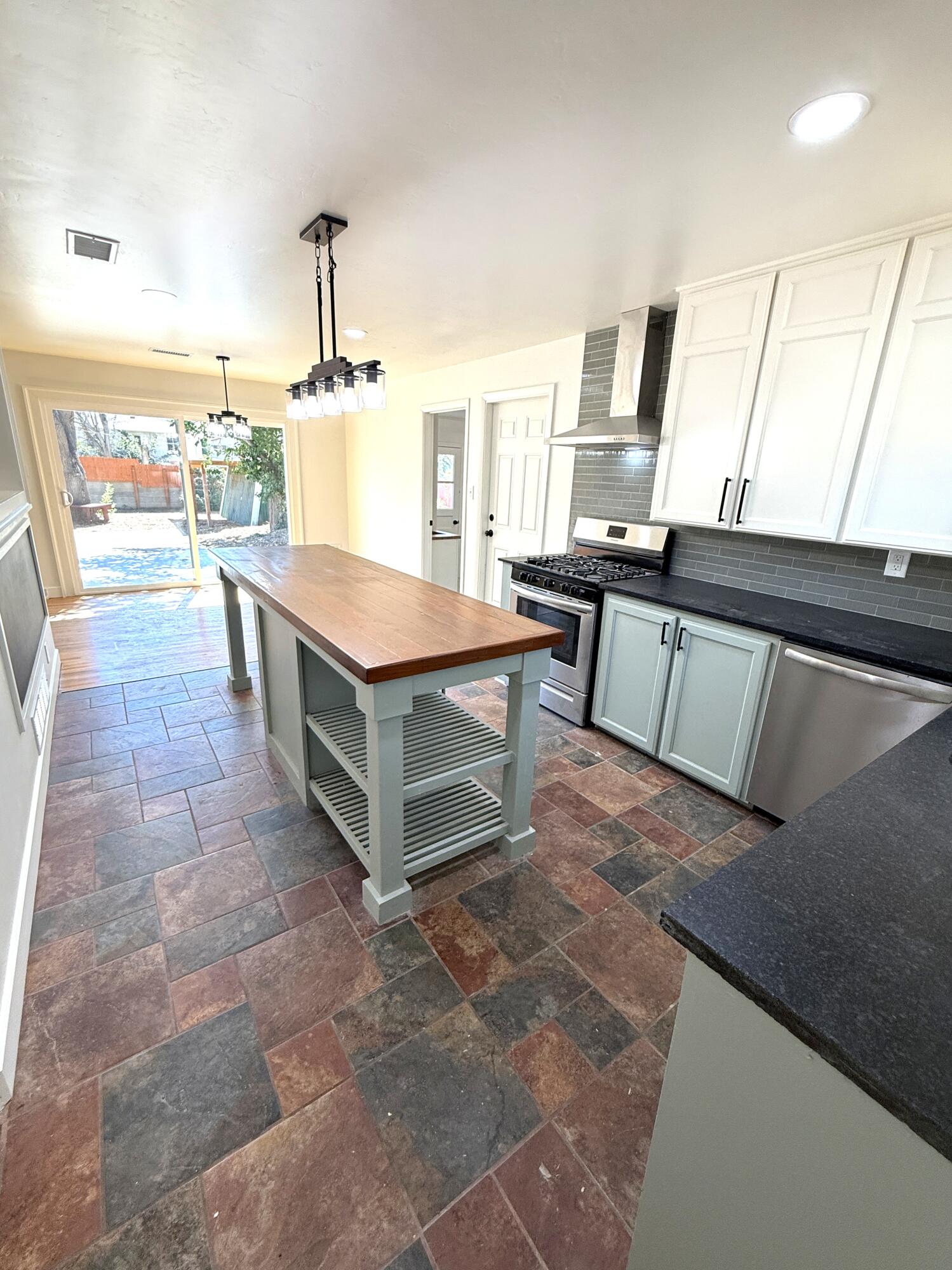 Photo 20 — 6404 Rogers Avenue NE