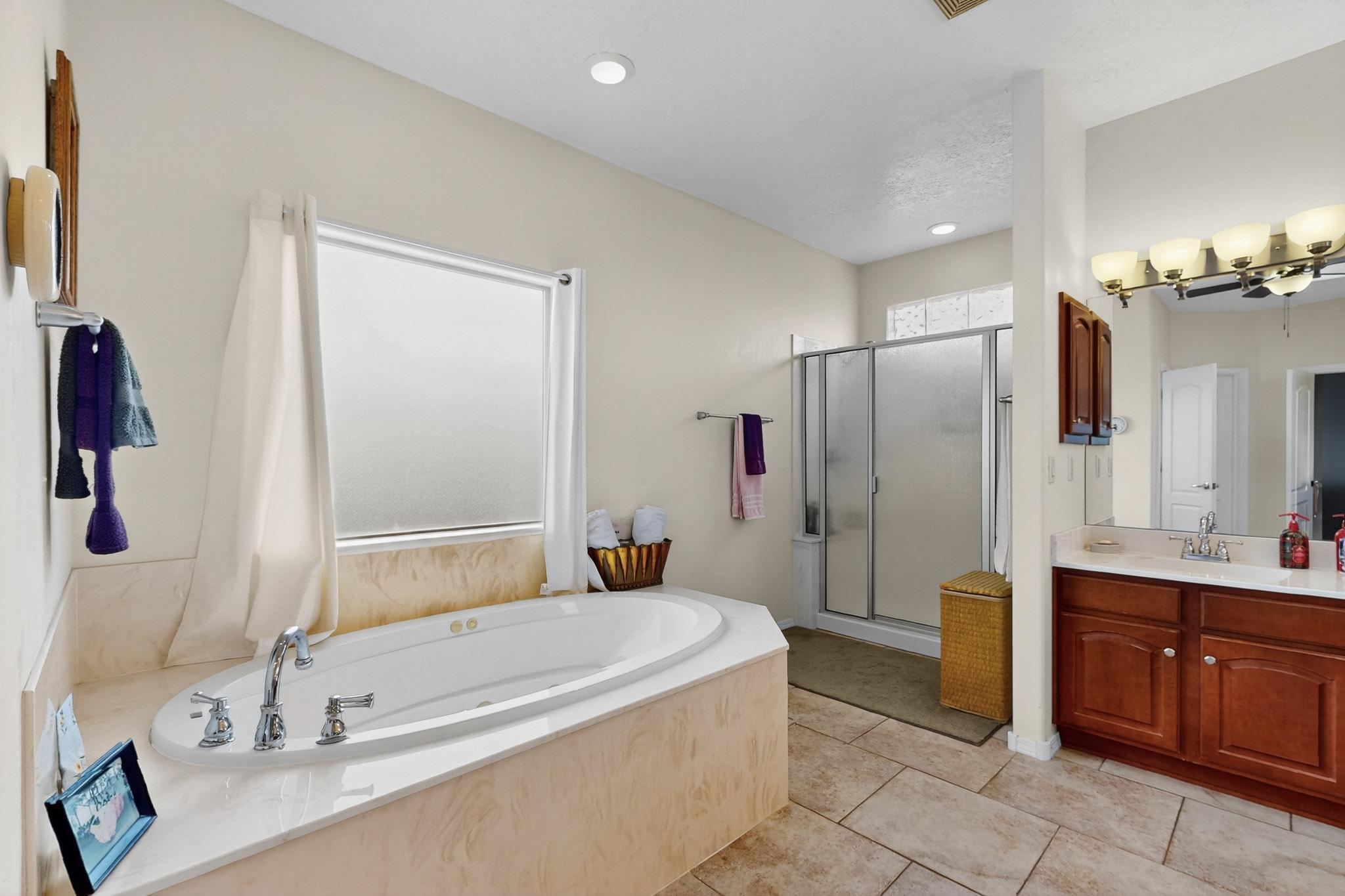 Photo 3 — 4013 Huron Drive NE