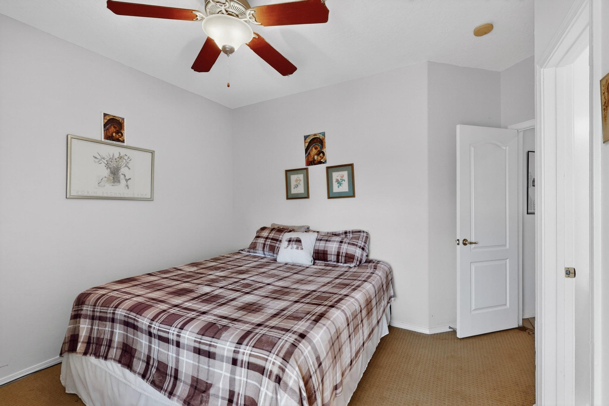 Photo 5 — 4013 Huron Drive NE