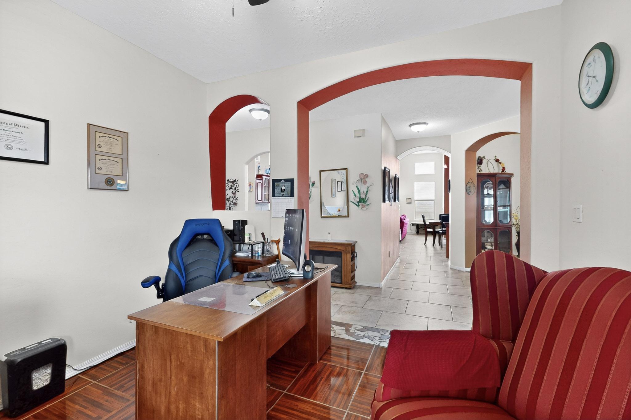 Photo 9 — 4013 Huron Drive NE
