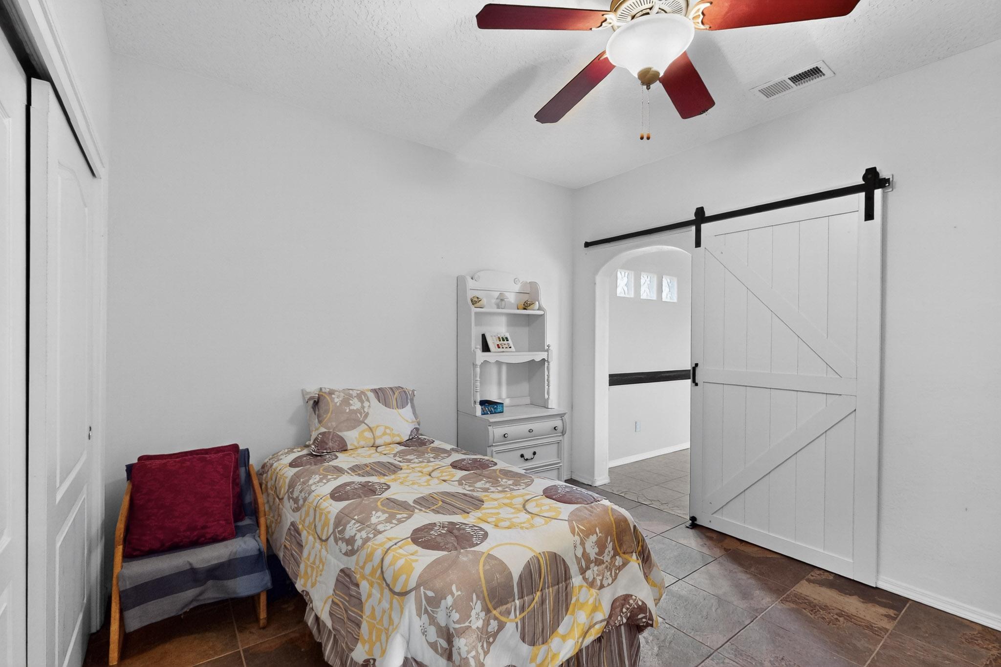 Photo 11 — 4013 Huron Drive NE