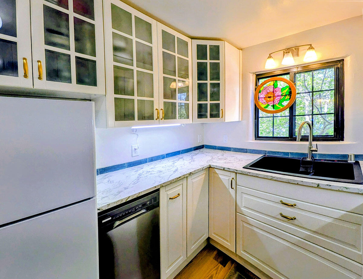 Photo 2 — 3512 Anderson Avenue SE # A