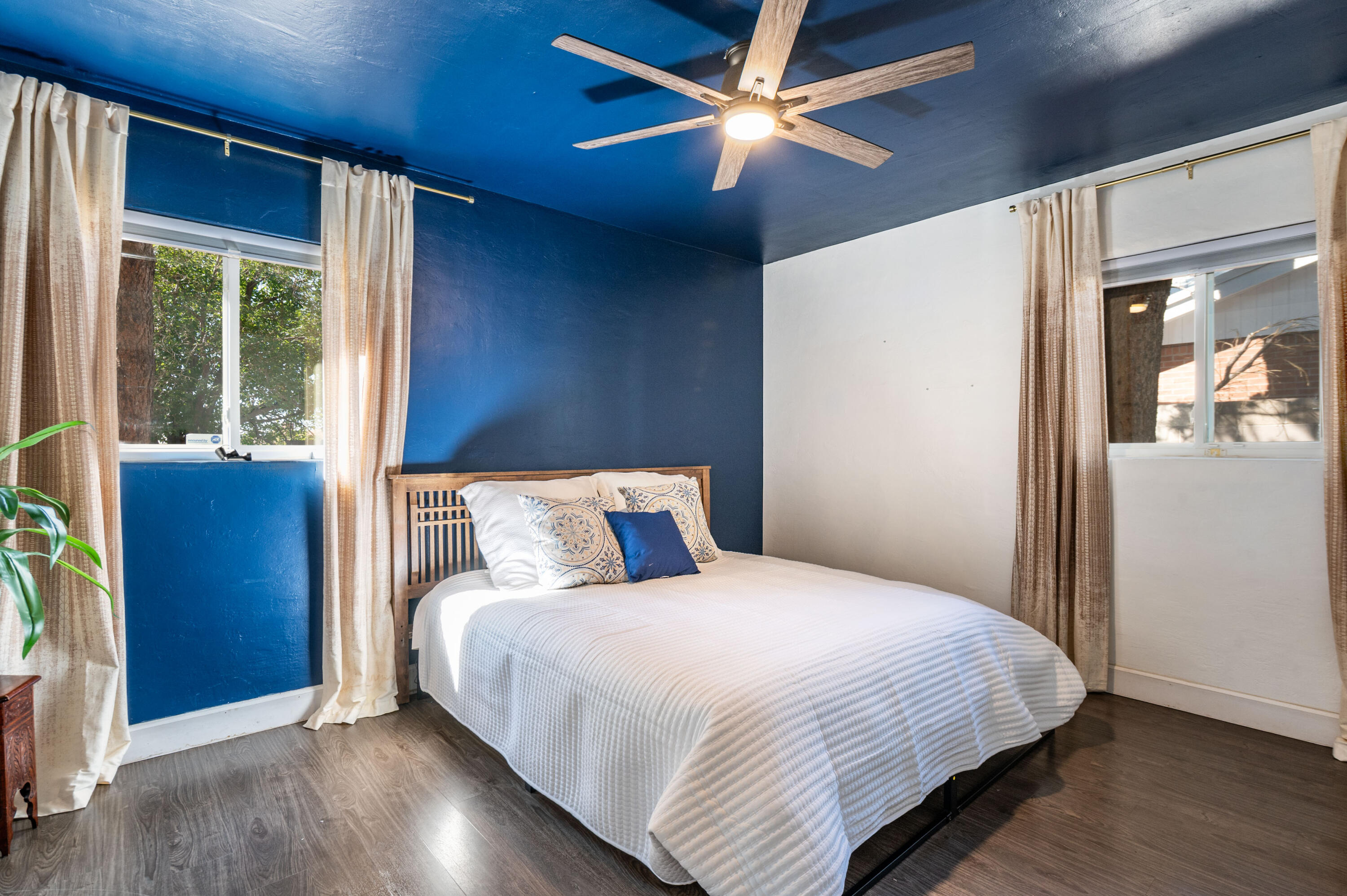 Photo 7 — 2825 Texas Street NE