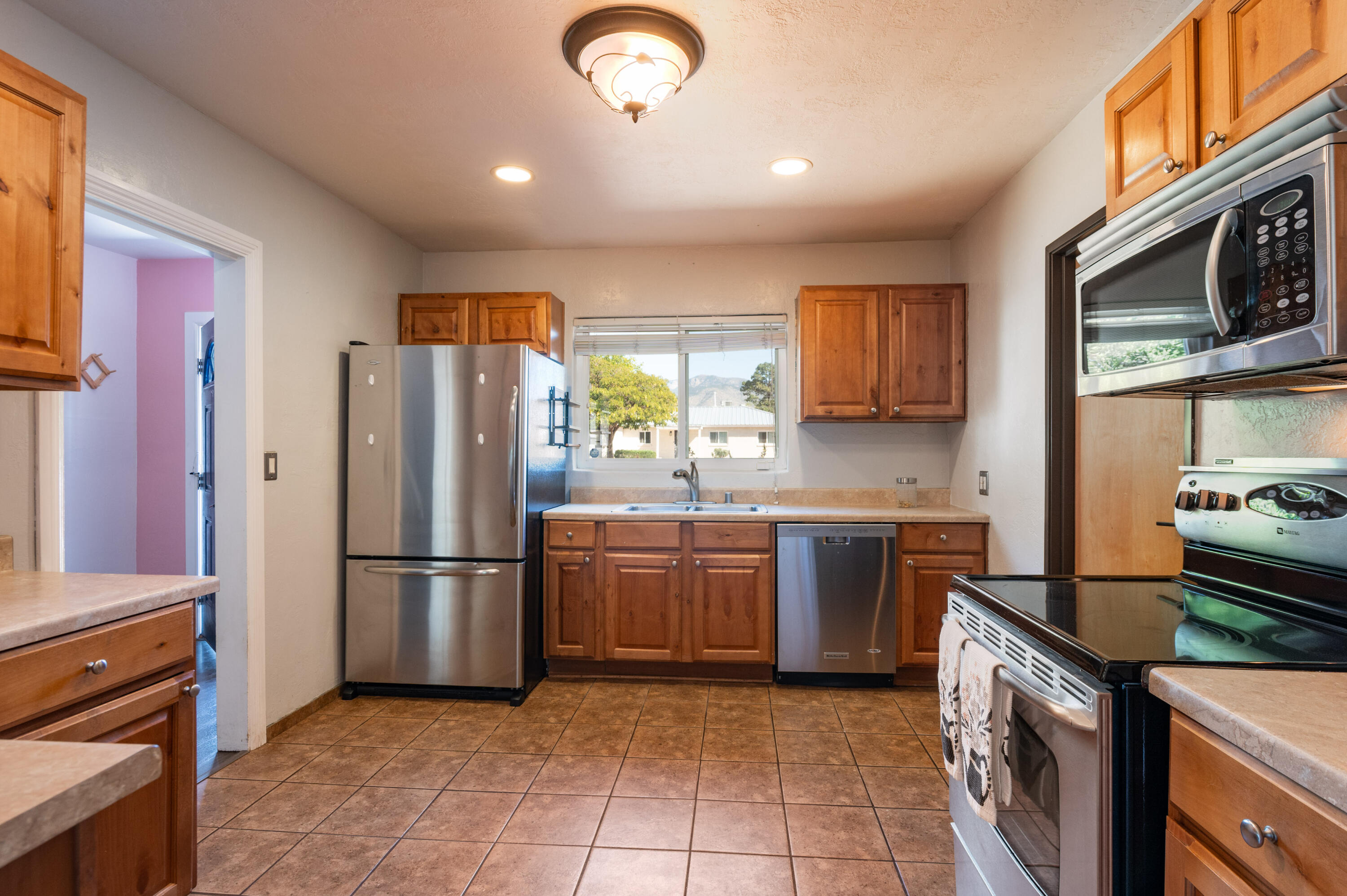 Photo 13 — 2825 Texas Street NE