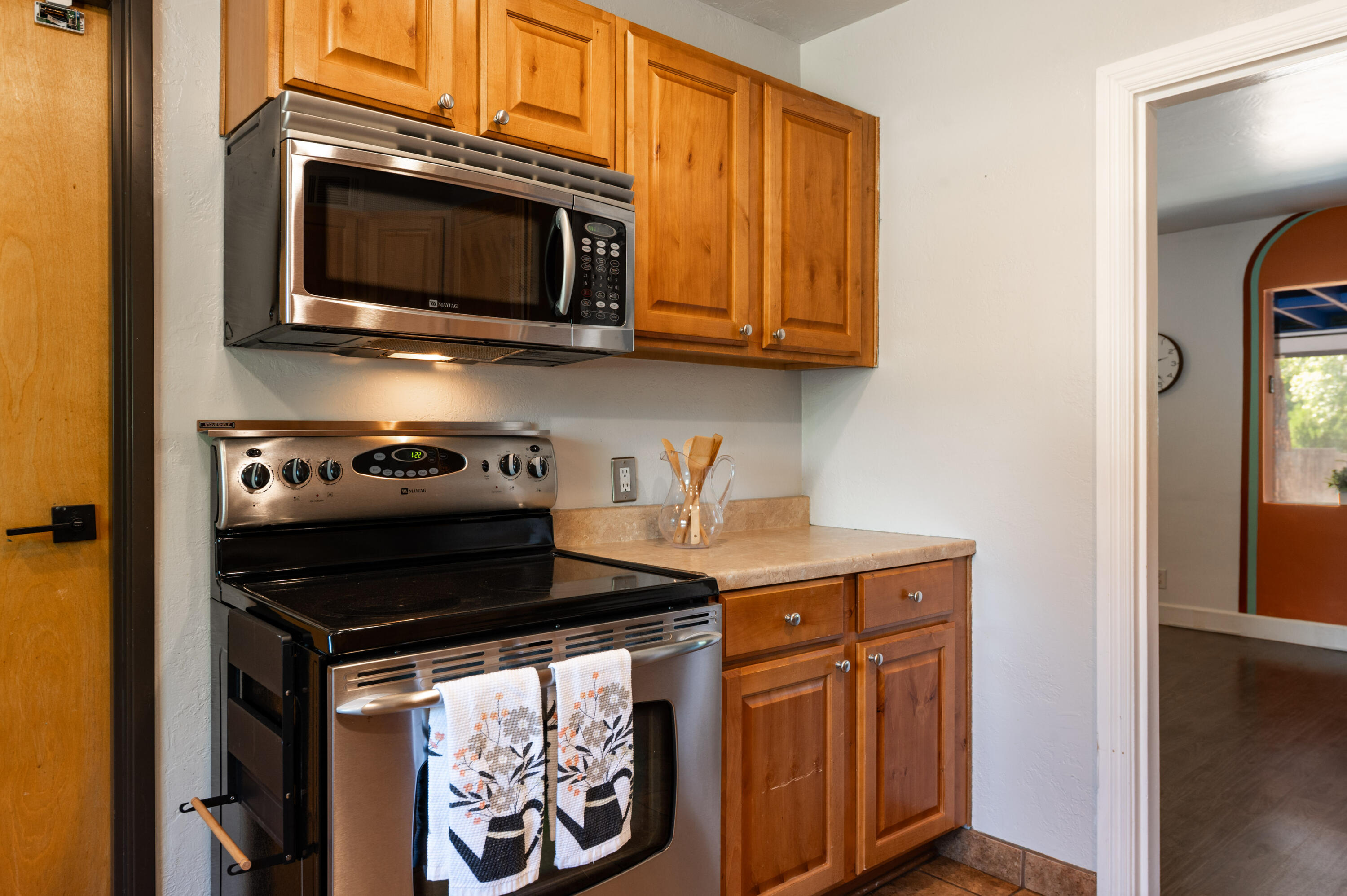 Photo 11 — 2825 Texas Street NE