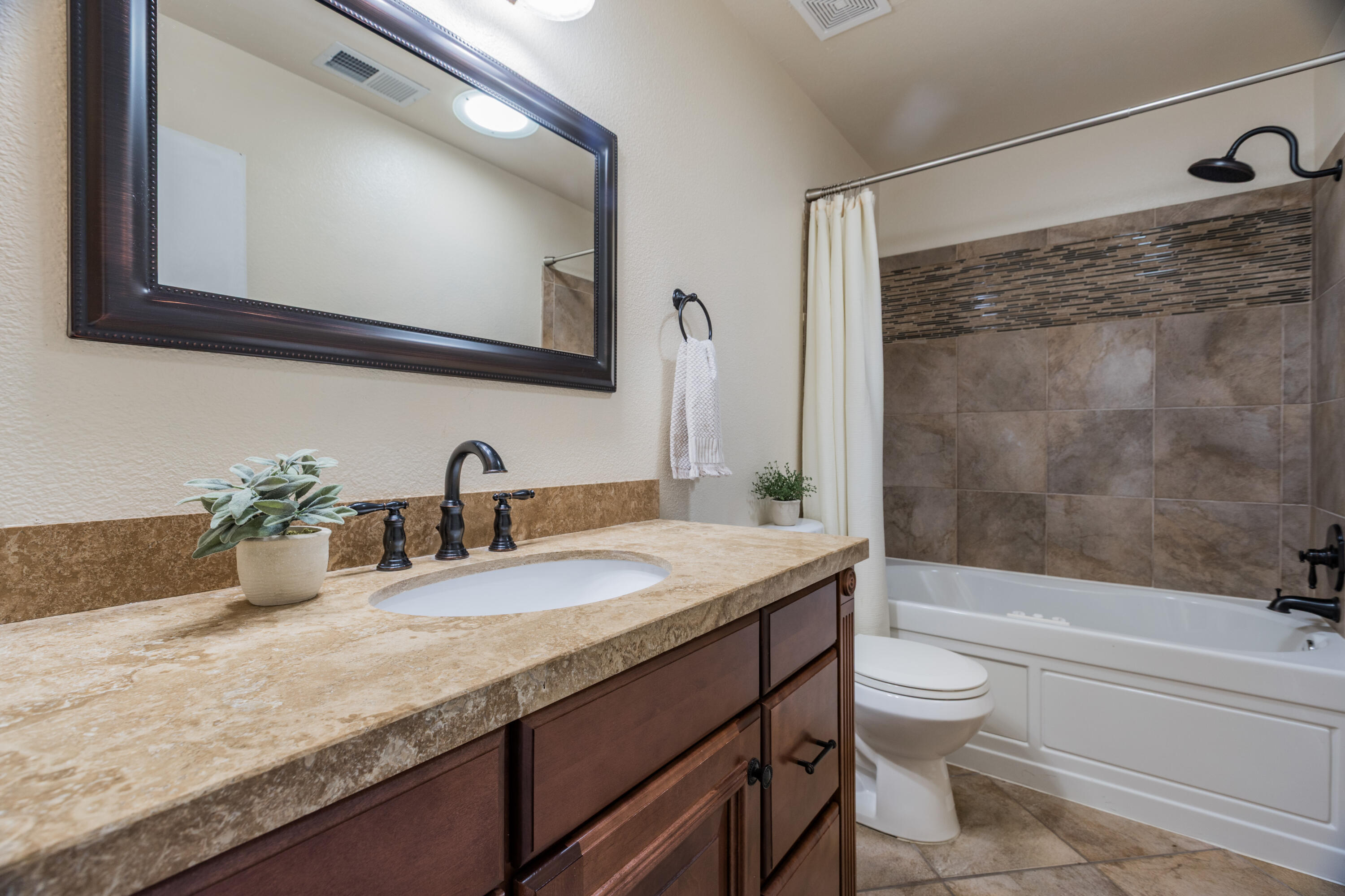 Photo 15 — 432 Stallion Road SE