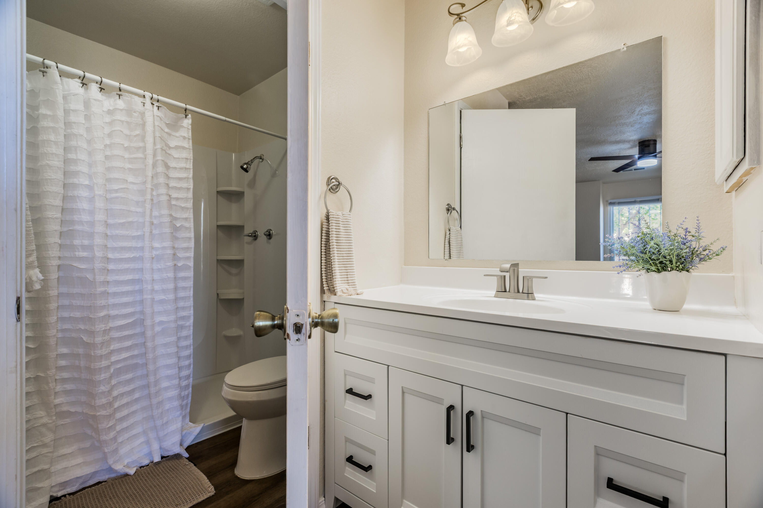 Photo 11 — 432 Stallion Road SE