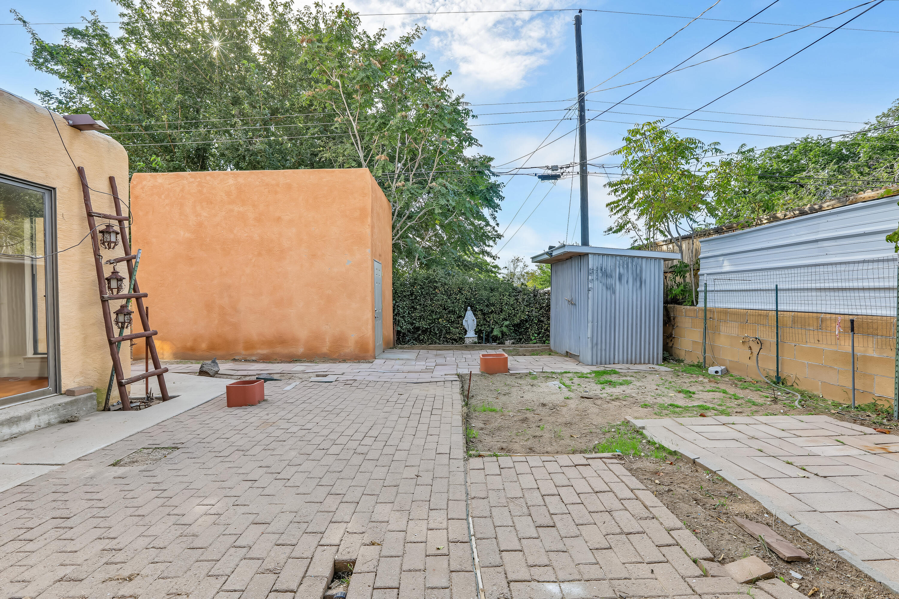 Photo 9 — 1413 Altez Street NE