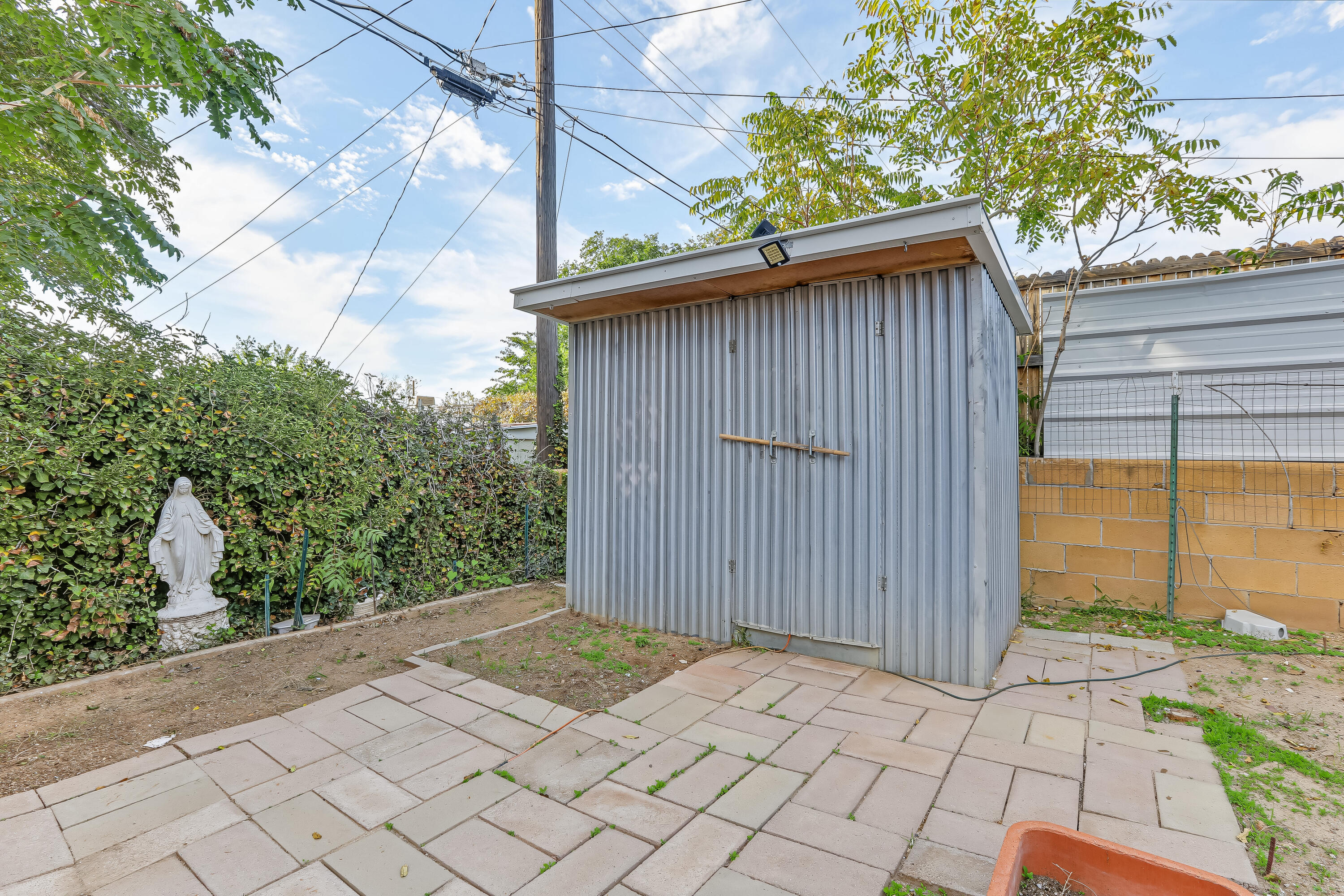Photo 5 — 1413 Altez Street NE