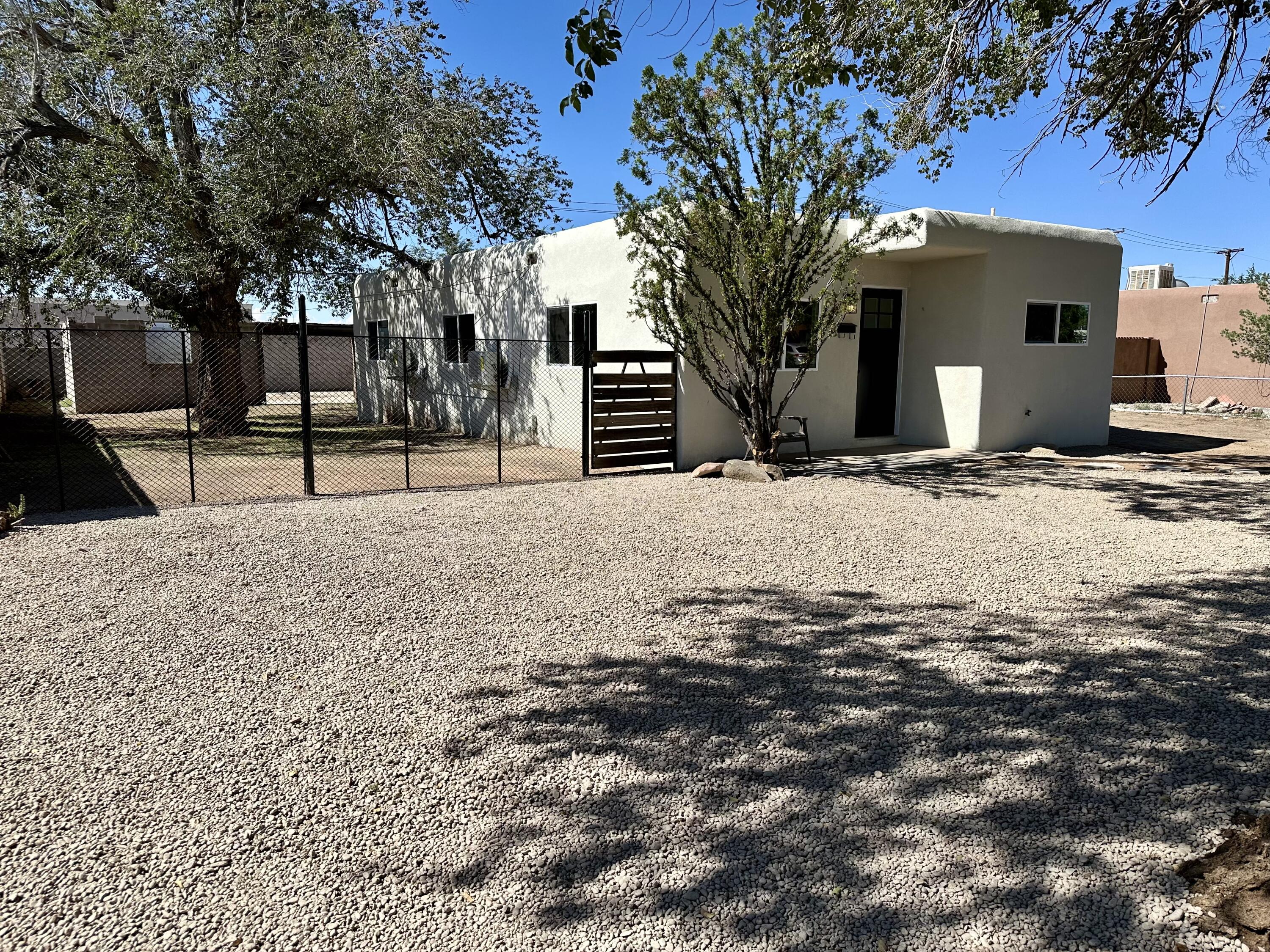 2619 Morningside Drive NE, Albuquerque, NM 87110