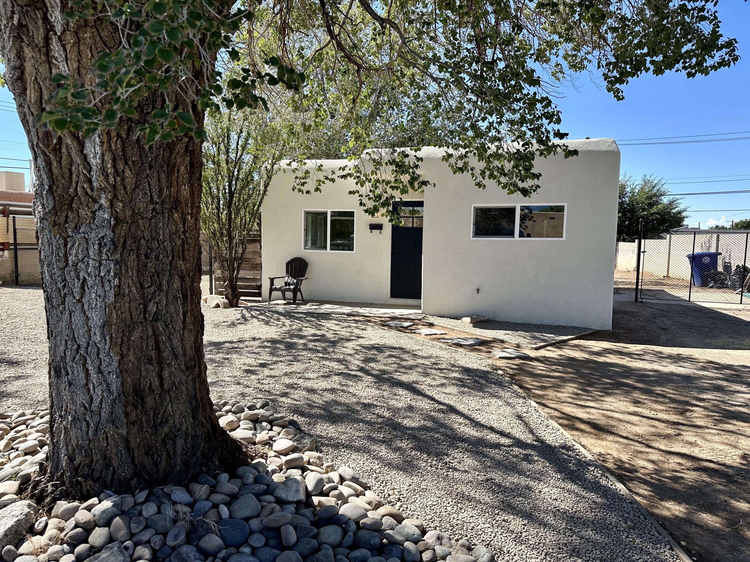 Photo 2 — 2619 Morningside Drive NE