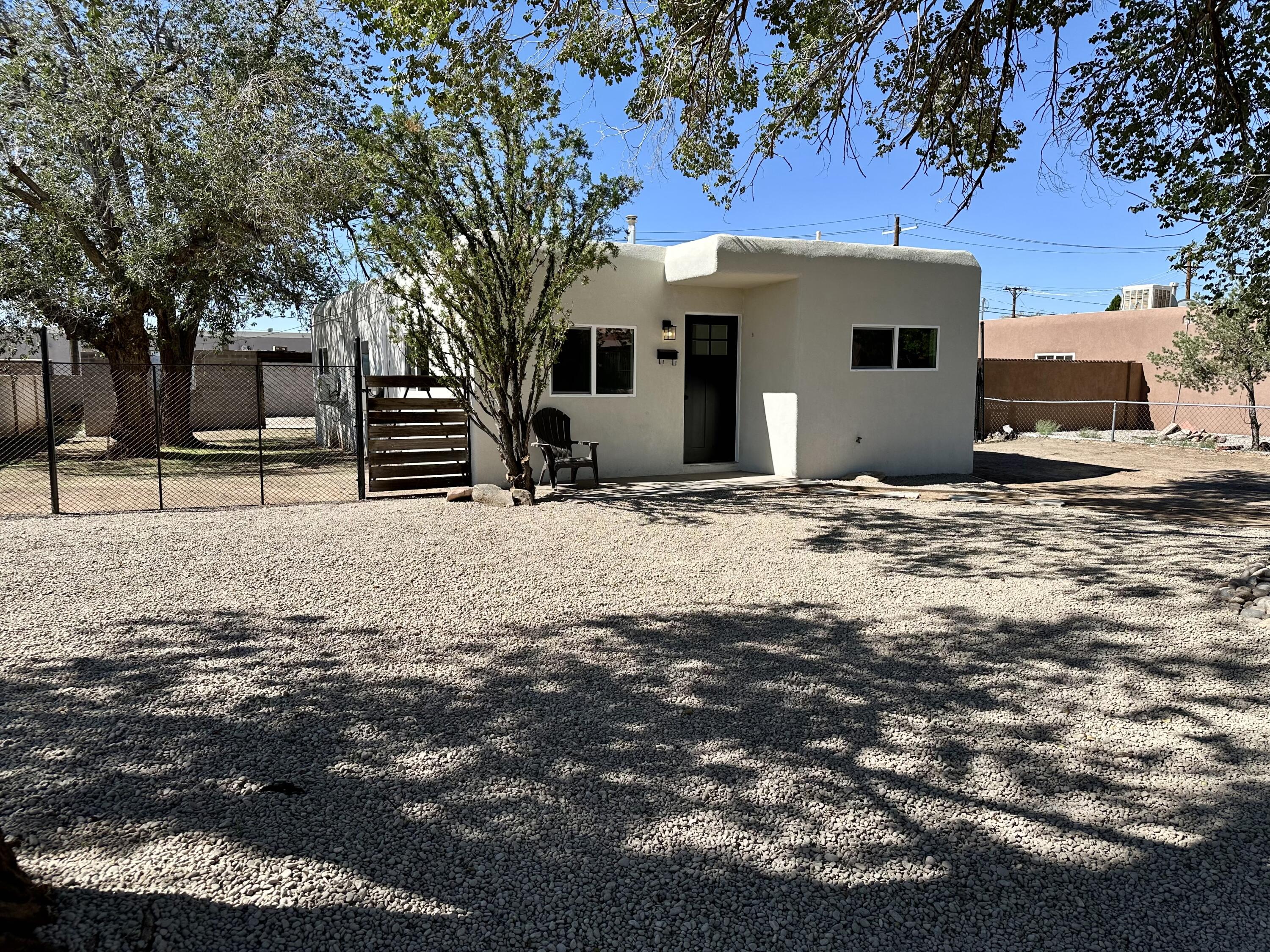 Photo 3 — 2619 Morningside Drive NE