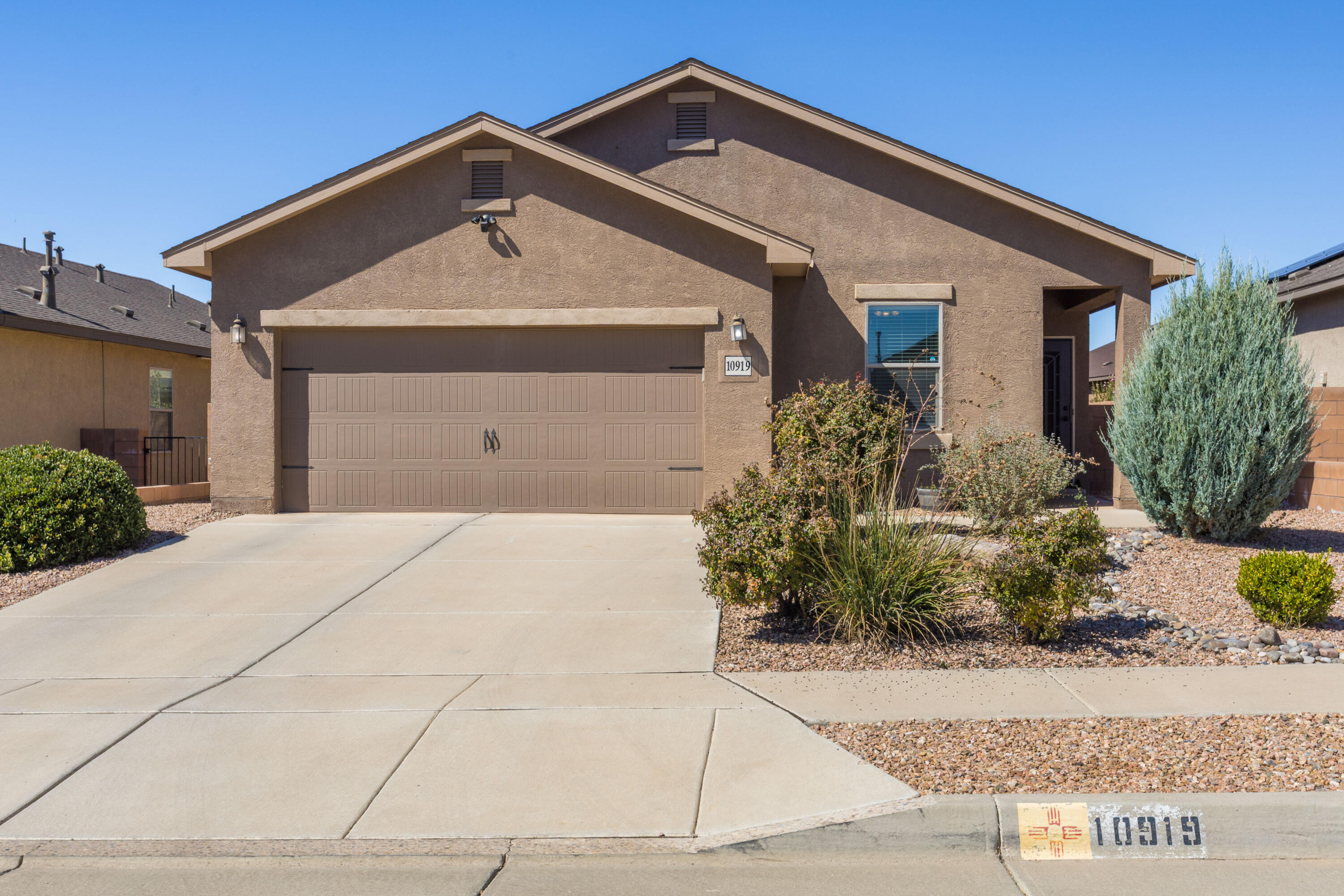 10919 Topacio Street NW, Albuquerque, NM 87114